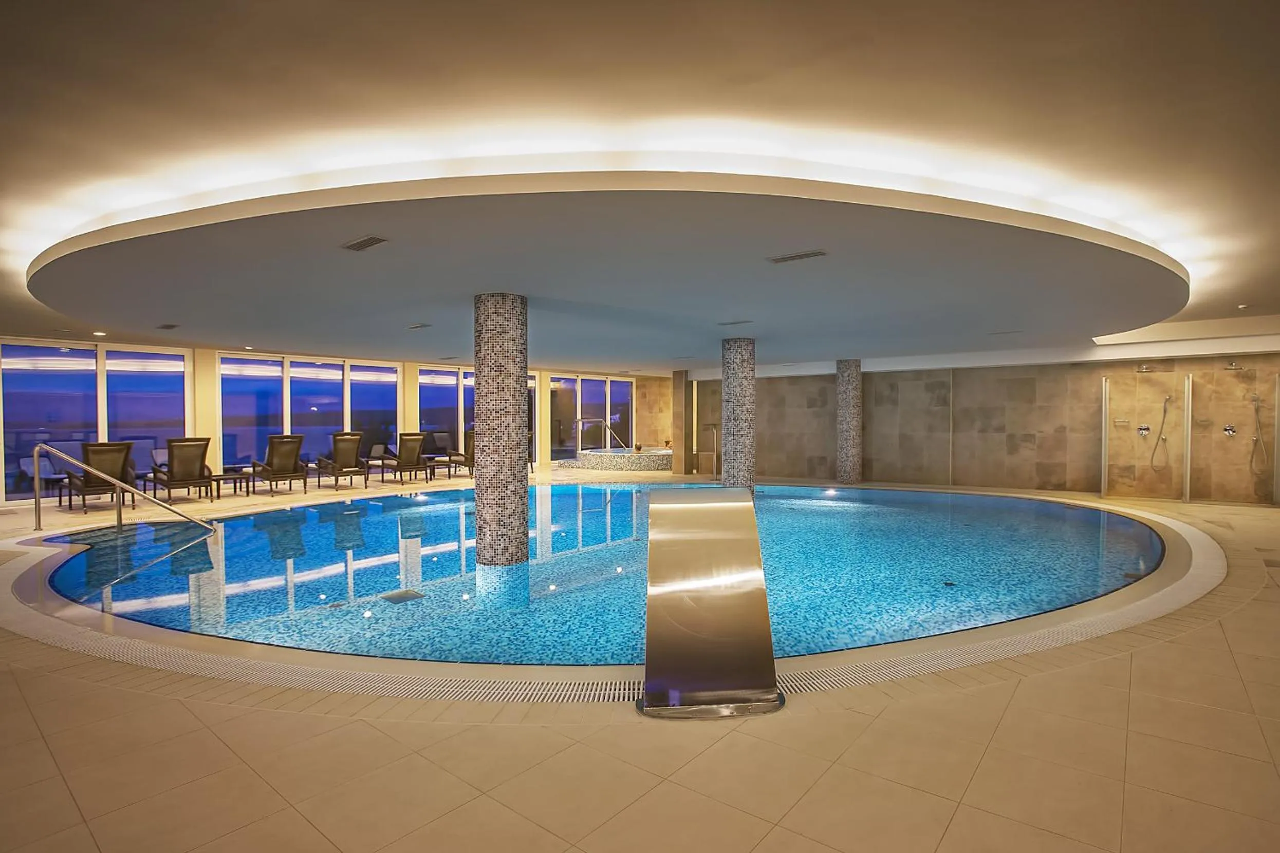 Swimming pool in Spa & Wellness Hotel Pinia