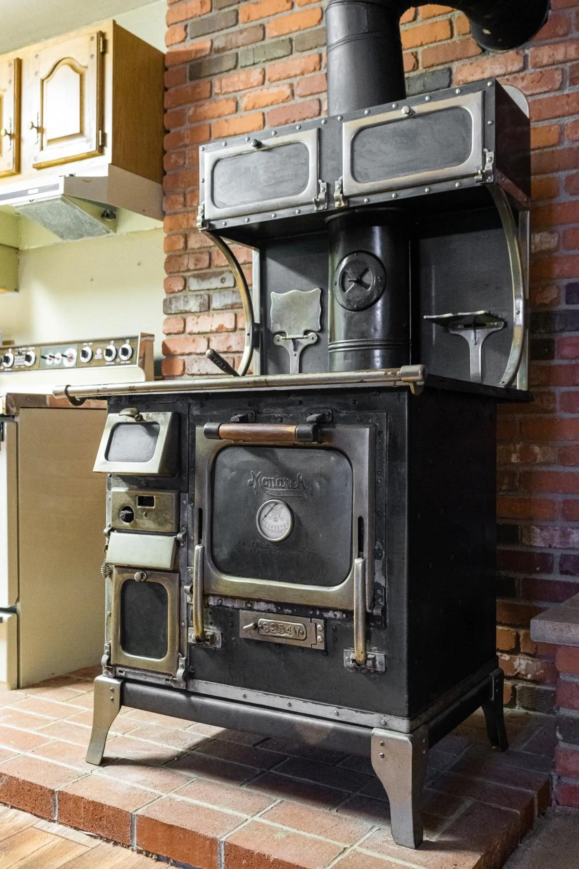 Kitchen or kitchenette in Legacy West