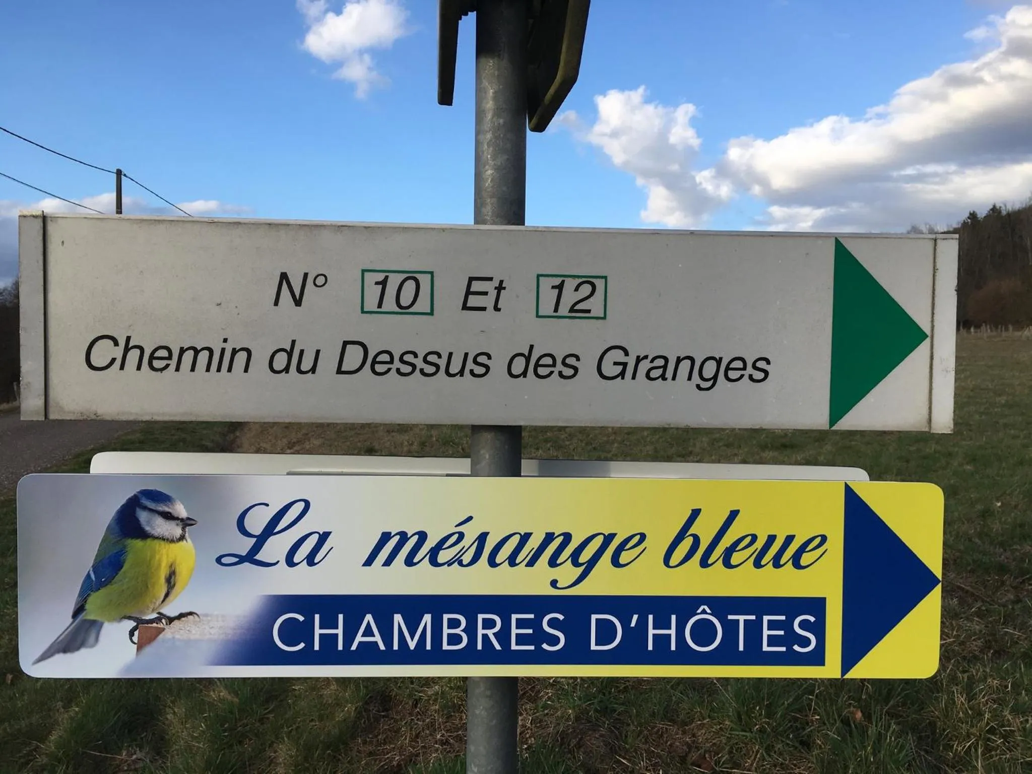 Property logo or sign in La Mésange bleue