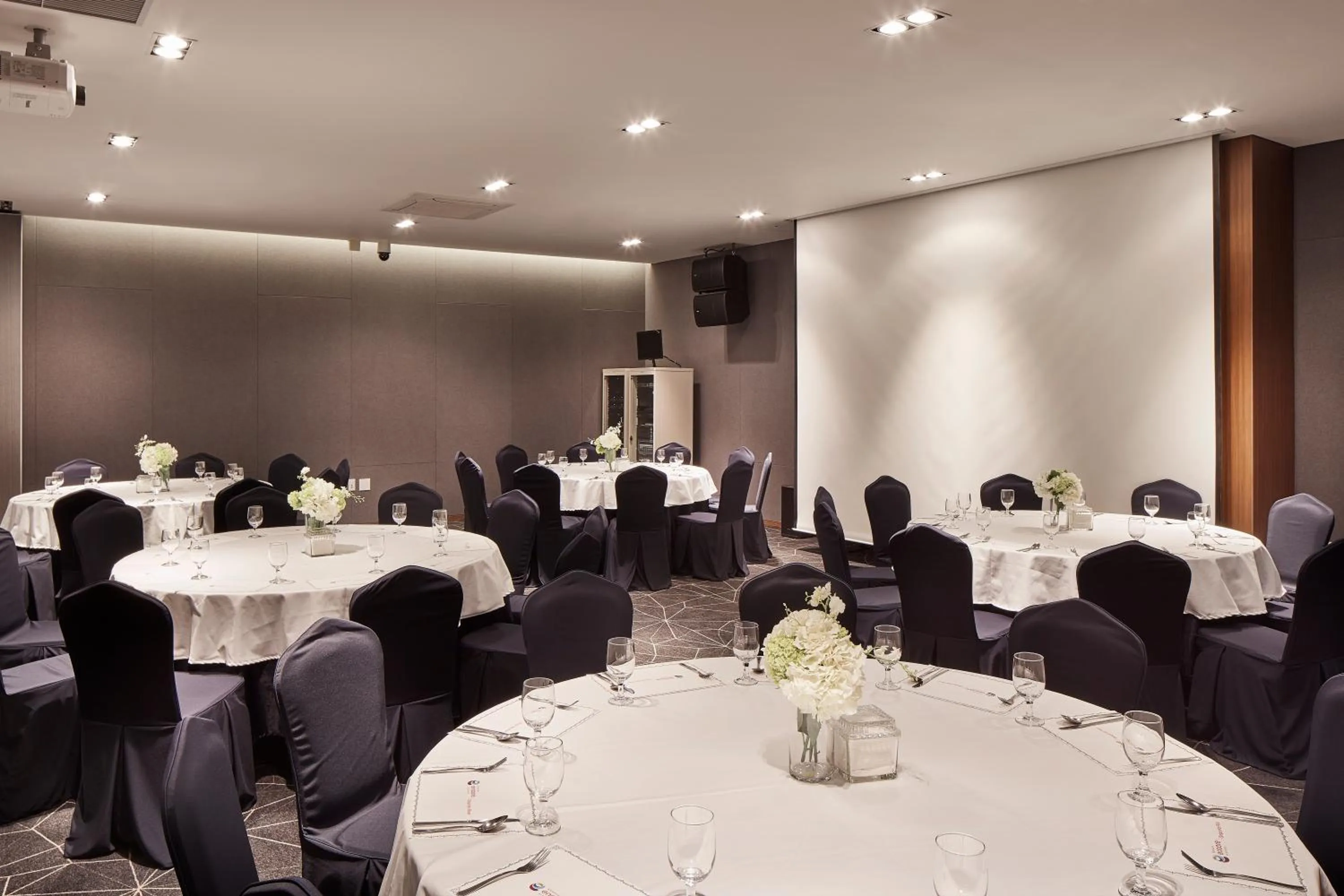 Banquet/Function facilities in Ramada Encore by Wyndham Gimpo Han River Hotel