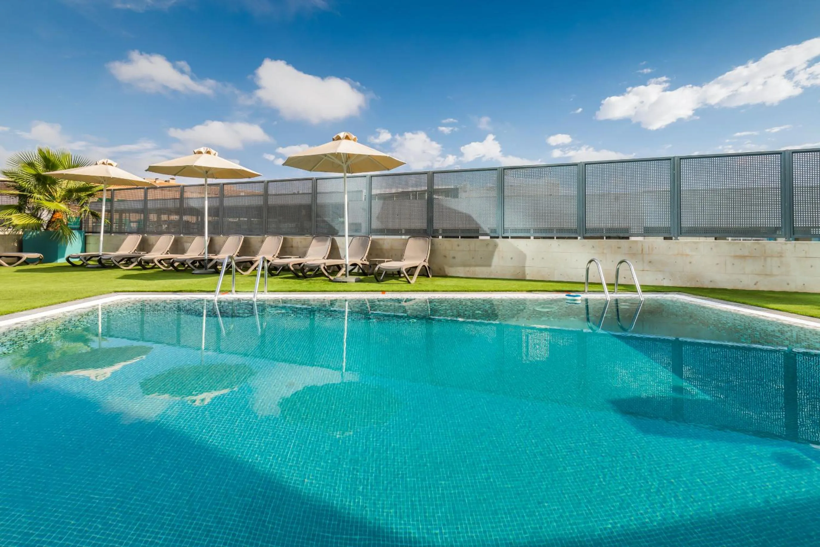 Swimming pool in Occidental Murcia Agalia