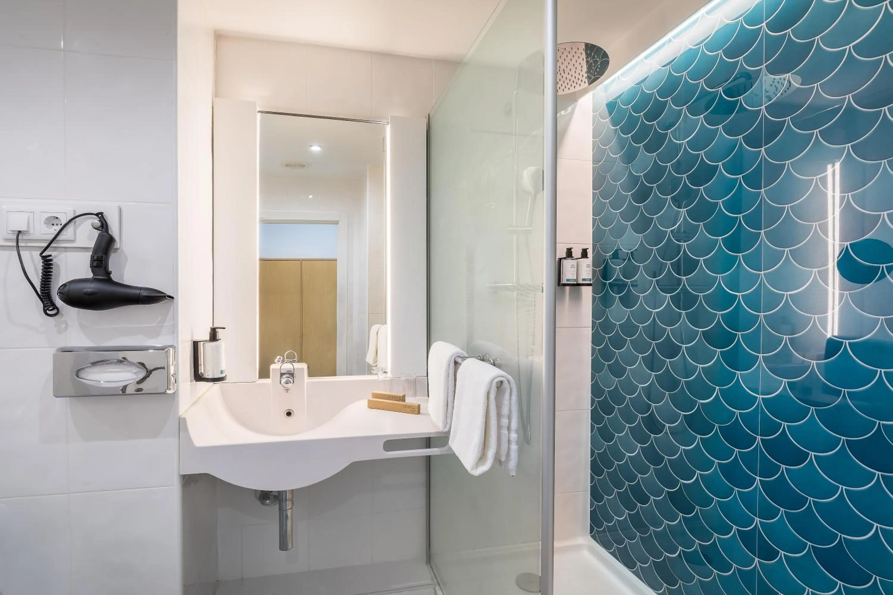 Bathroom in Occidental Murcia Agalia