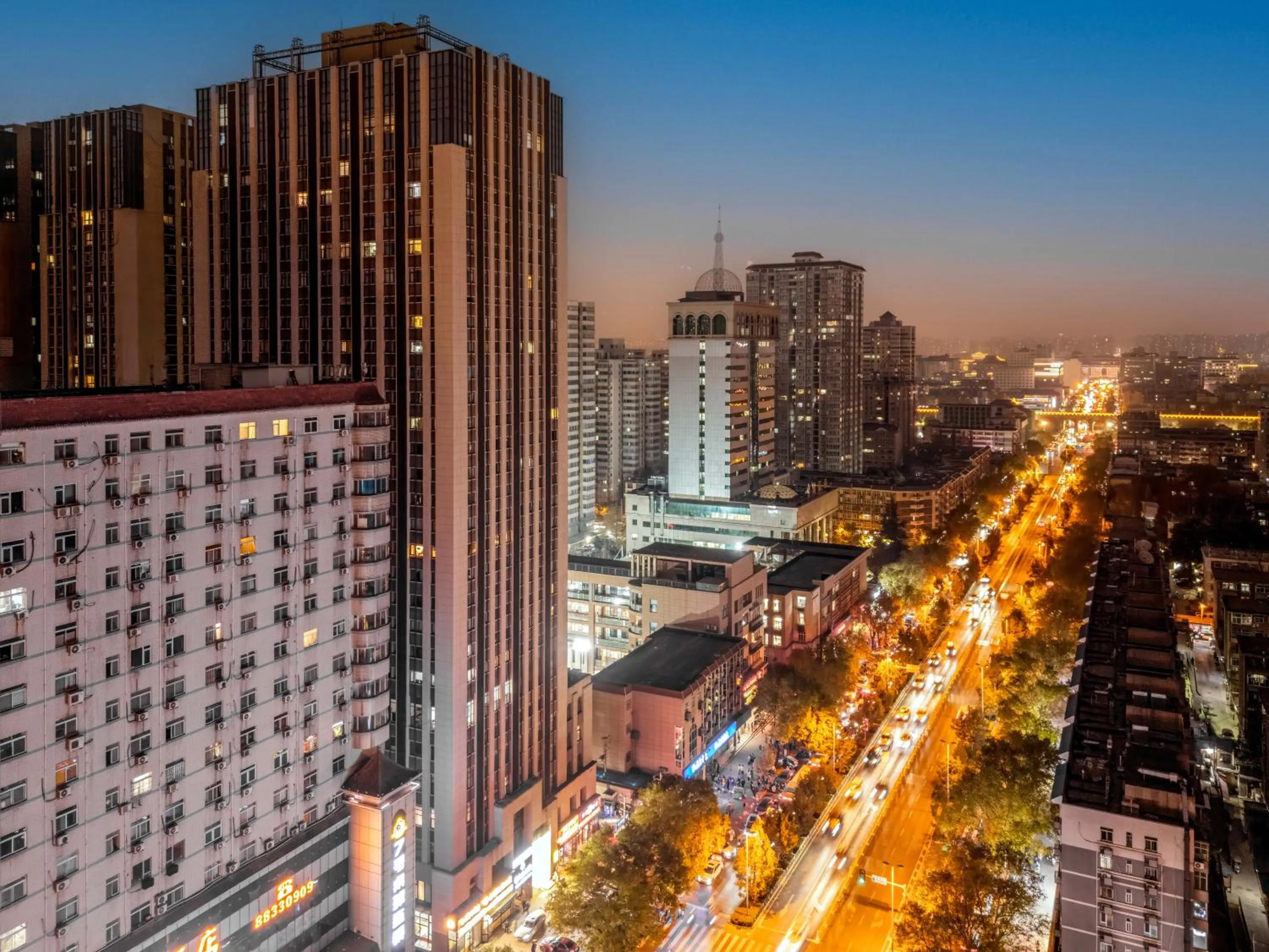 HeSu Hidden Art Hotel & Suites -Near Xi'an Drum Tower and Yongning Gate -Free Laundry Luggage Storage -Kitty Café with Freshly Ground Coffee -24H Front Desk -English Service -Exclusive Subsidies for Dumpling Banquet & Show