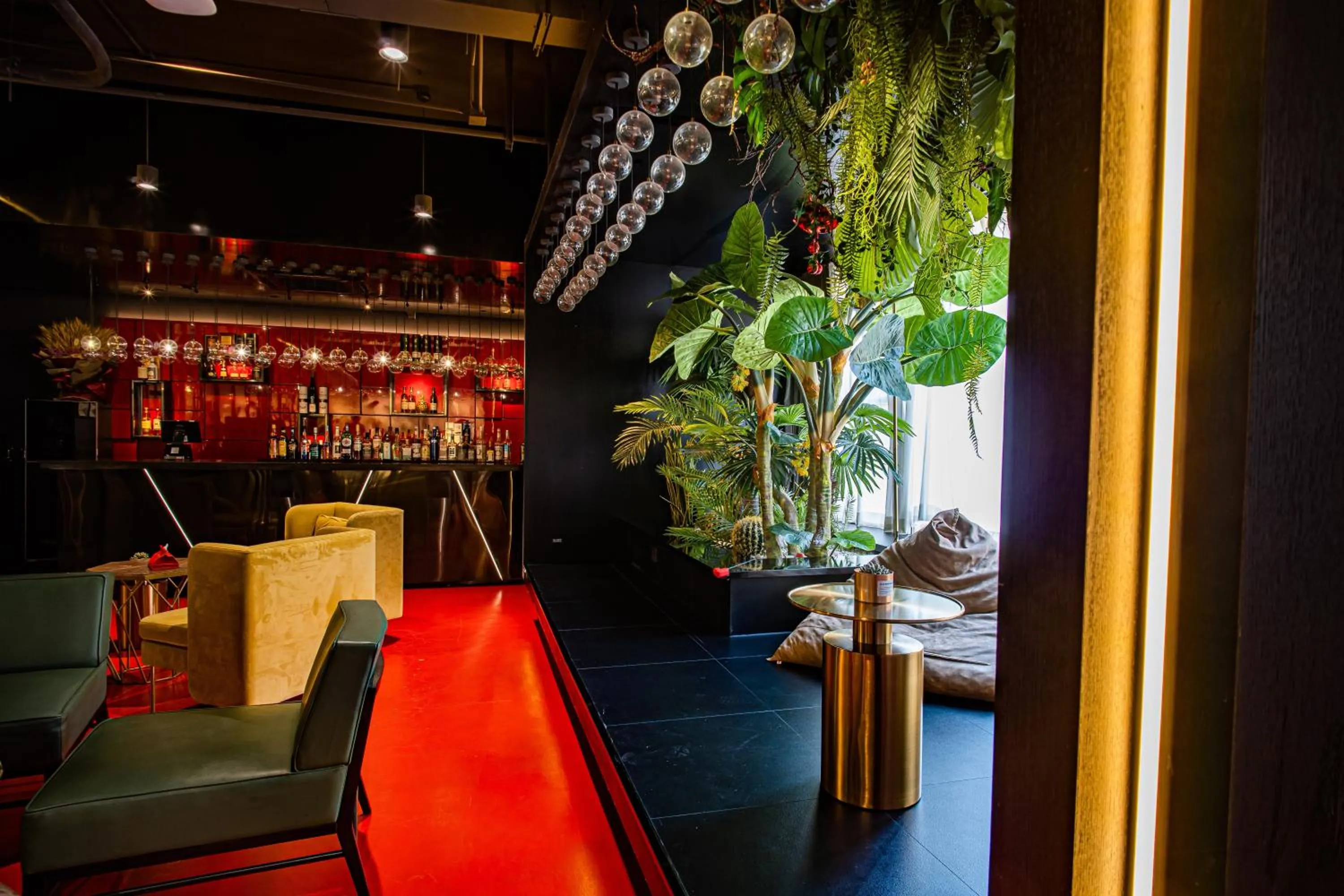 HeSu Hidden Art Hotel & Suites -Near Xi'an Drum Tower and Yongning Gate -Free Laundry Luggage Storage -Kitty Café with Freshly Ground Coffee -24H Front Desk -English Service -Exclusive Subsidies for Dumpling Banquet & Show