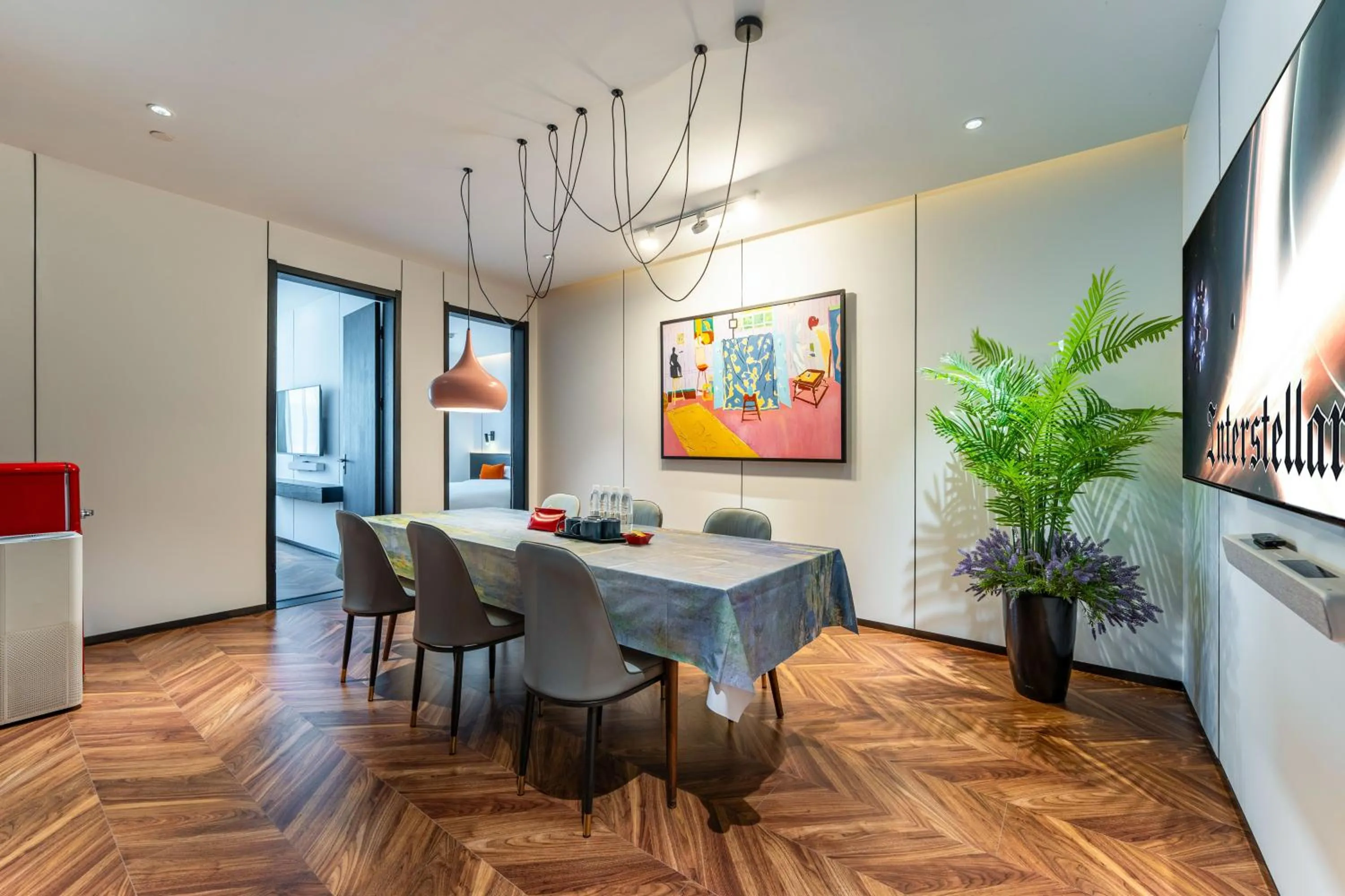 HeSu Hidden Art Hotel & Suites -Near Xi'an Drum Tower and Yongning Gate -Free Laundry Luggage Storage -Kitty Café with Freshly Ground Coffee -24H Front Desk -English Service -Exclusive Subsidies for Dumpling Banquet & Show