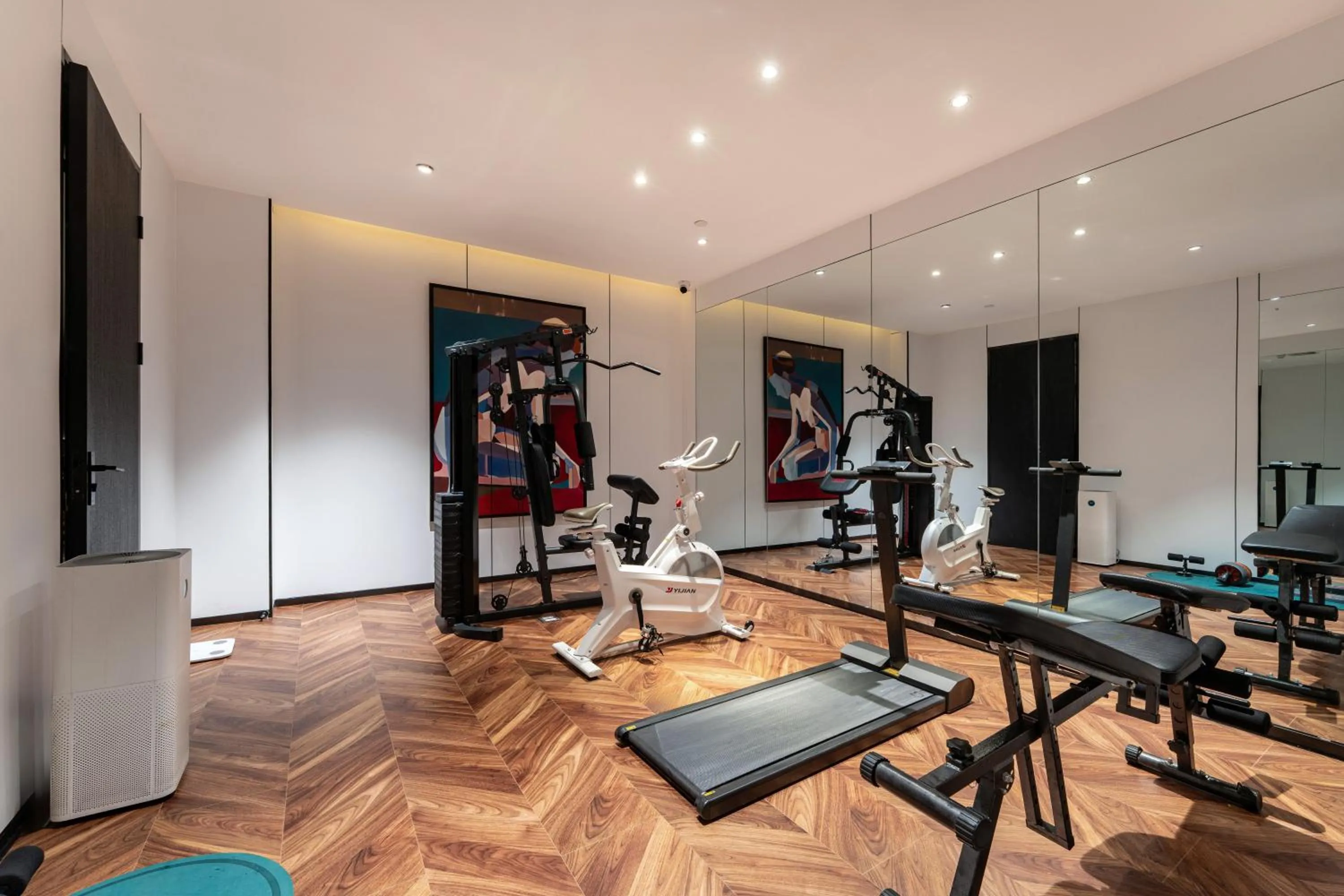 Fitness centre/facilities in HeSu Hidden Art Hotel & Suites -Near Xi'an Drum Tower and Yongning Gate -Free Laundry Luggage Storage -Kitty Café with Freshly Ground Coffee -24H Front Desk -English Service -Exclusive Subsidies for Dumpling Banquet & Show