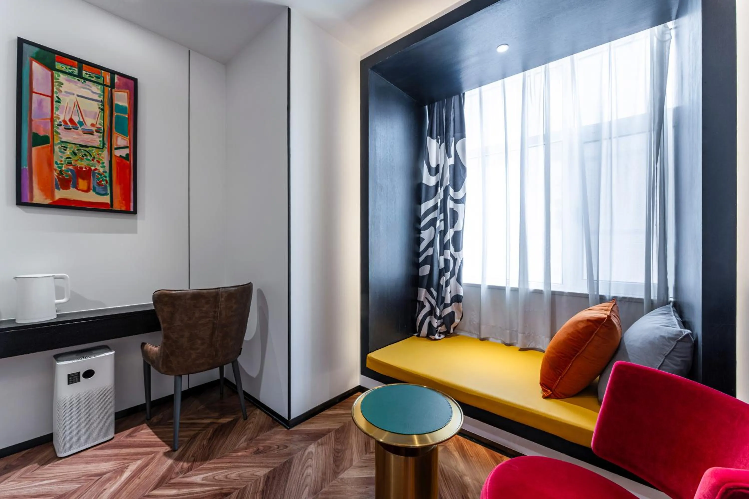 HeSu Hidden Art Hotel & Suites -Near Xi'an Drum Tower and Yongning Gate -Free Laundry Luggage Storage -Kitty Café with Freshly Ground Coffee -24H Front Desk -English Service -Exclusive Subsidies for Dumpling Banquet & Show