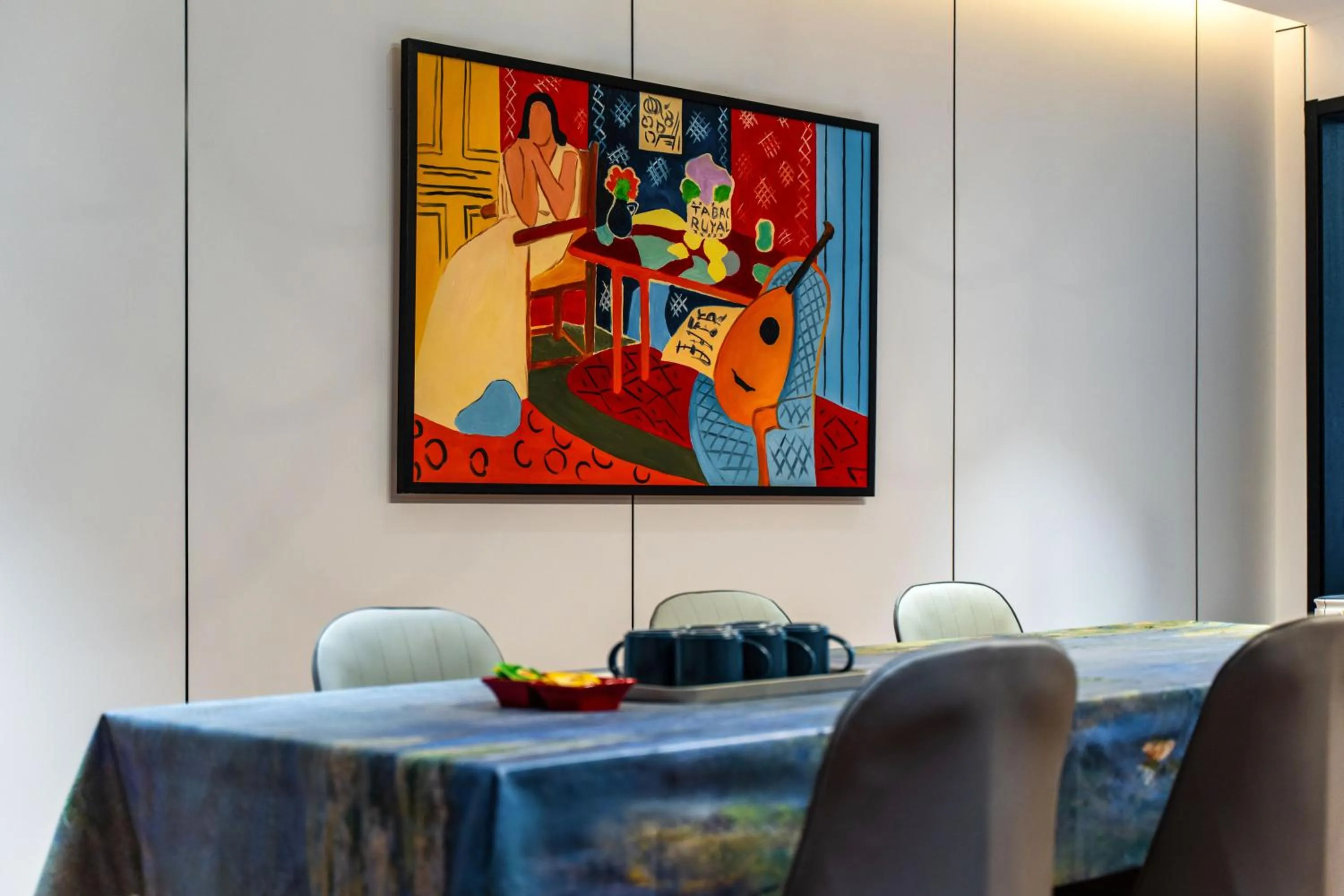 HeSu Hidden Art Hotel & Suites -Near Xi'an Drum Tower and Yongning Gate -Free Laundry Luggage Storage -Kitty Café with Freshly Ground Coffee -24H Front Desk -English Service -Exclusive Subsidies for Dumpling Banquet & Show