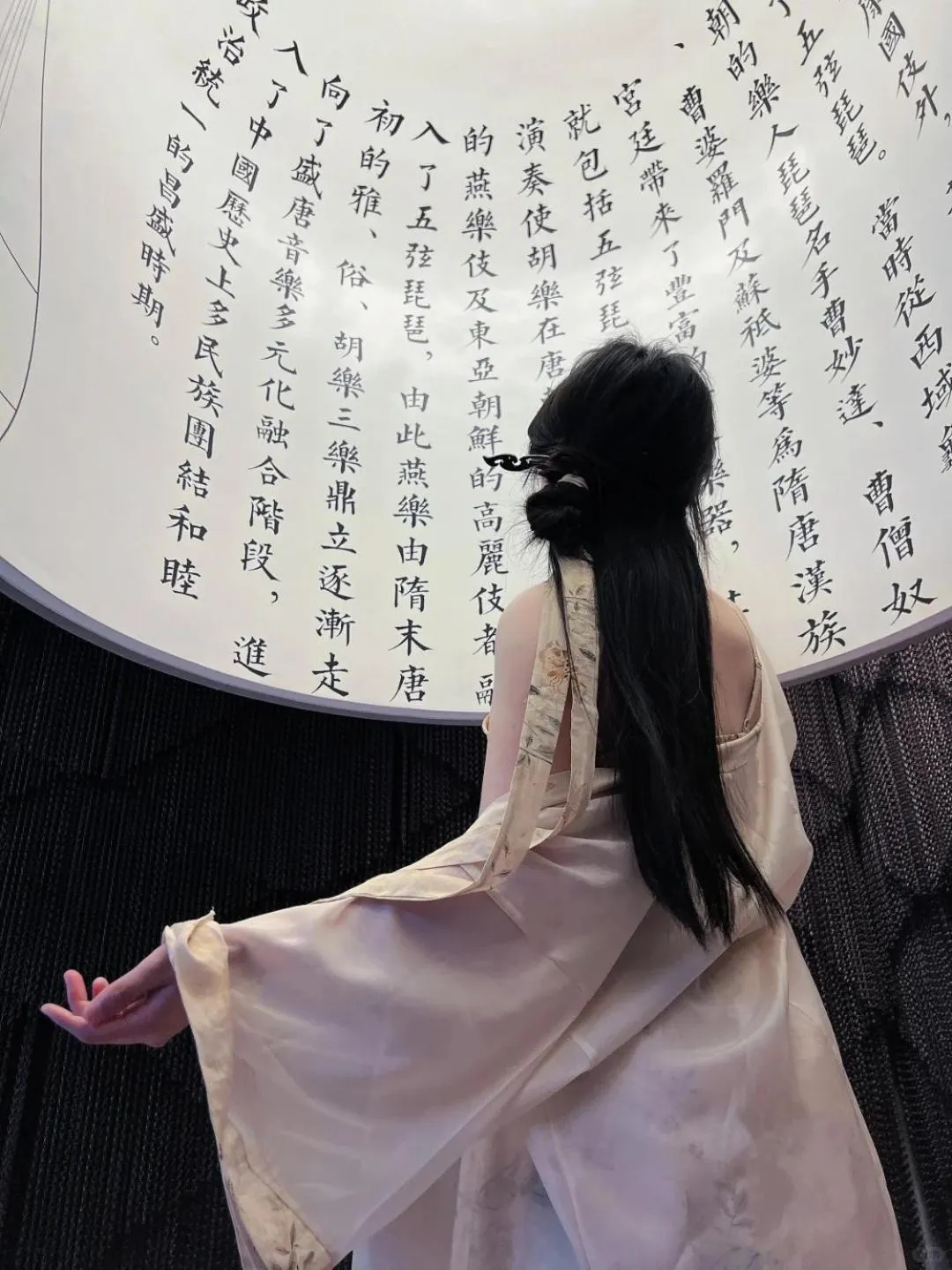 HeSu Hidden Art Hotel & Suites -Near Xi'an Drum Tower and Yongning Gate -Free Laundry Luggage Storage -Kitty Café with Freshly Ground Coffee -24H Front Desk -English Service -Exclusive Subsidies for Dumpling Banquet & Show