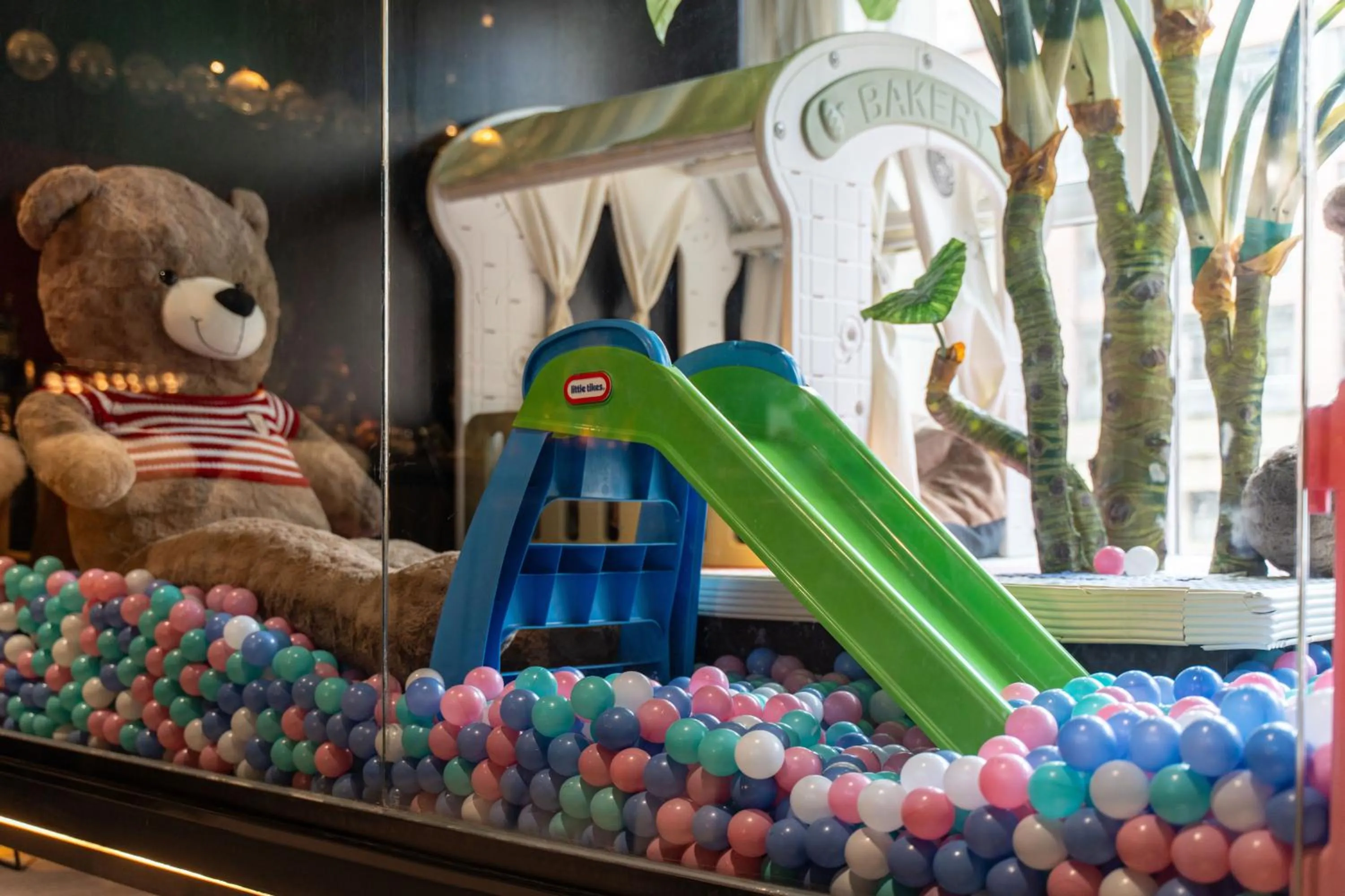 HeSu Hidden Art Hotel & Suites -Near Xi'an Drum Tower and Yongning Gate -Free Laundry Luggage Storage -Kitty Café with Freshly Ground Coffee -24H Front Desk -English Service -Exclusive Subsidies for Dumpling Banquet & Show