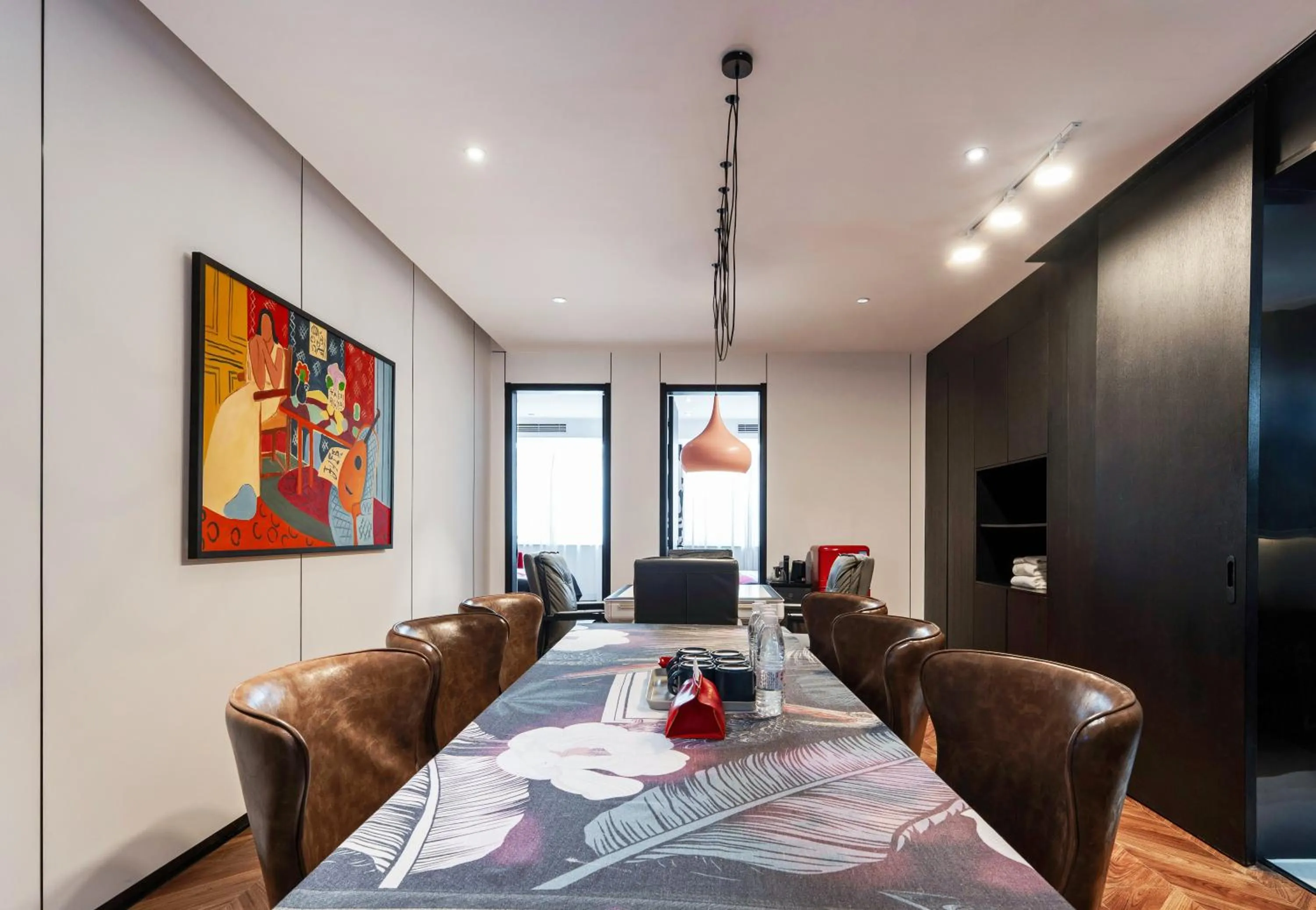 HeSu Hidden Art Hotel & Suites -Near Xi'an Drum Tower and Yongning Gate -Free Laundry Luggage Storage -Kitty Café with Freshly Ground Coffee -24H Front Desk -English Service -Exclusive Subsidies for Dumpling Banquet & Show