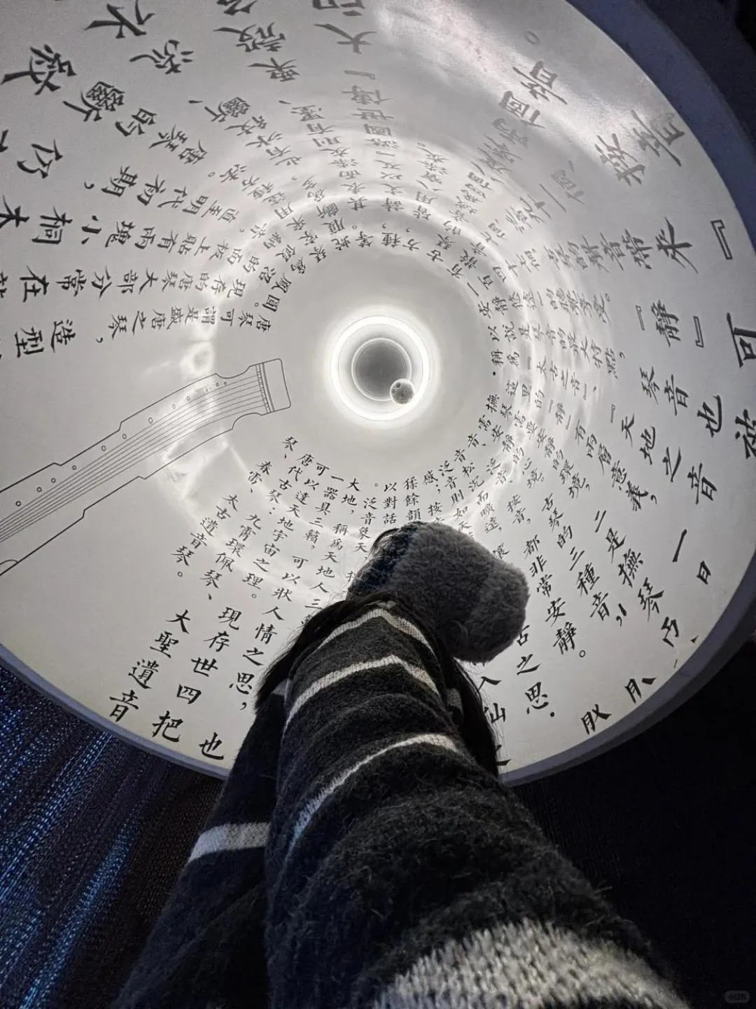 Property building in HeSu Hidden Art Hotel & Suites -Near Xi'an Drum Tower and Yongning Gate -Free Laundry Luggage Storage -Kitty Café with Freshly Ground Coffee -24H Front Desk -English Service -Exclusive Subsidies for Dumpling Banquet & Show