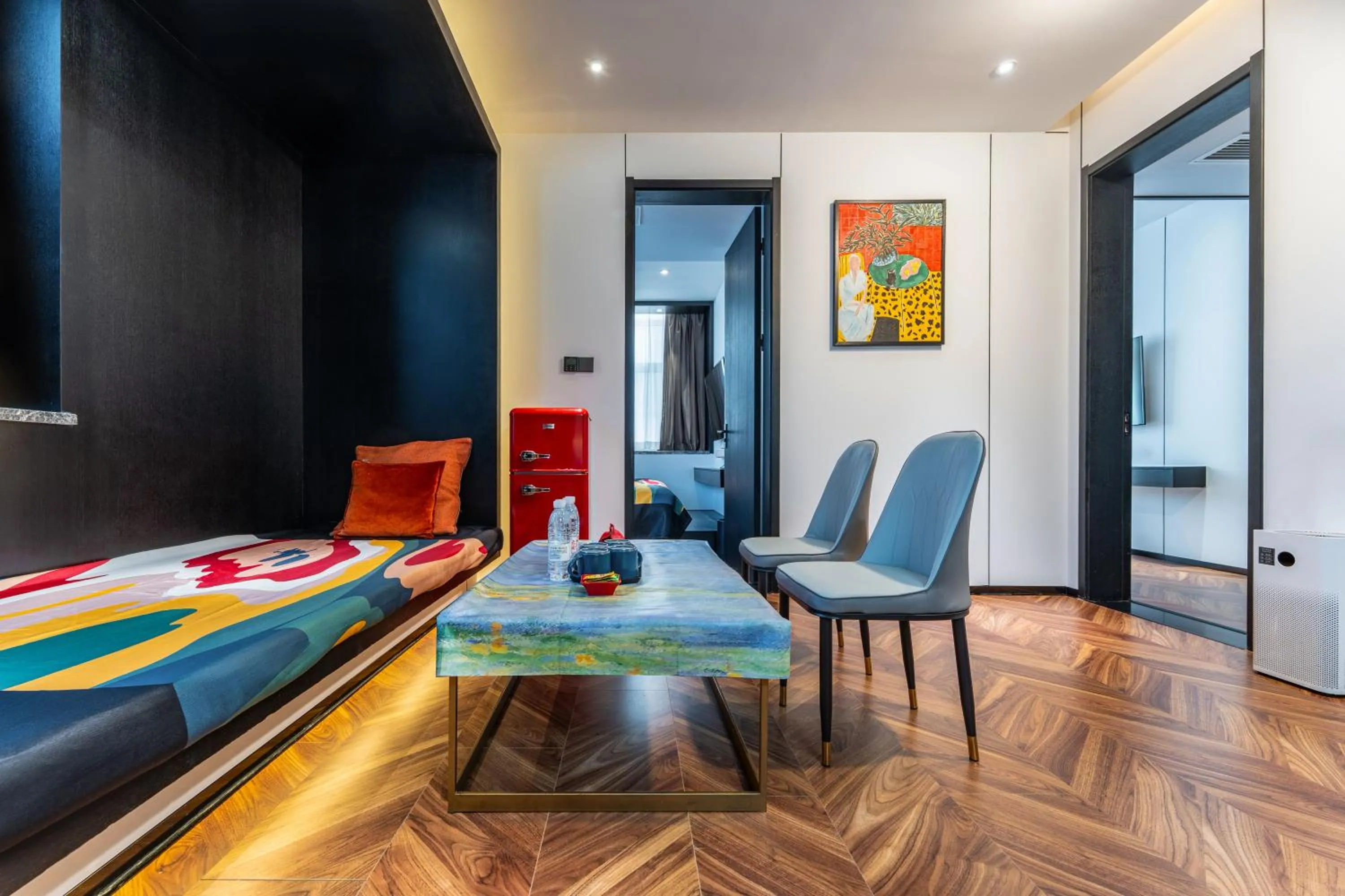 HeSu Hidden Art Hotel & Suites -Near Xi'an Drum Tower and Yongning Gate -Free Laundry Luggage Storage -Kitty Café with Freshly Ground Coffee -24H Front Desk -English Service -Exclusive Subsidies for Dumpling Banquet & Show