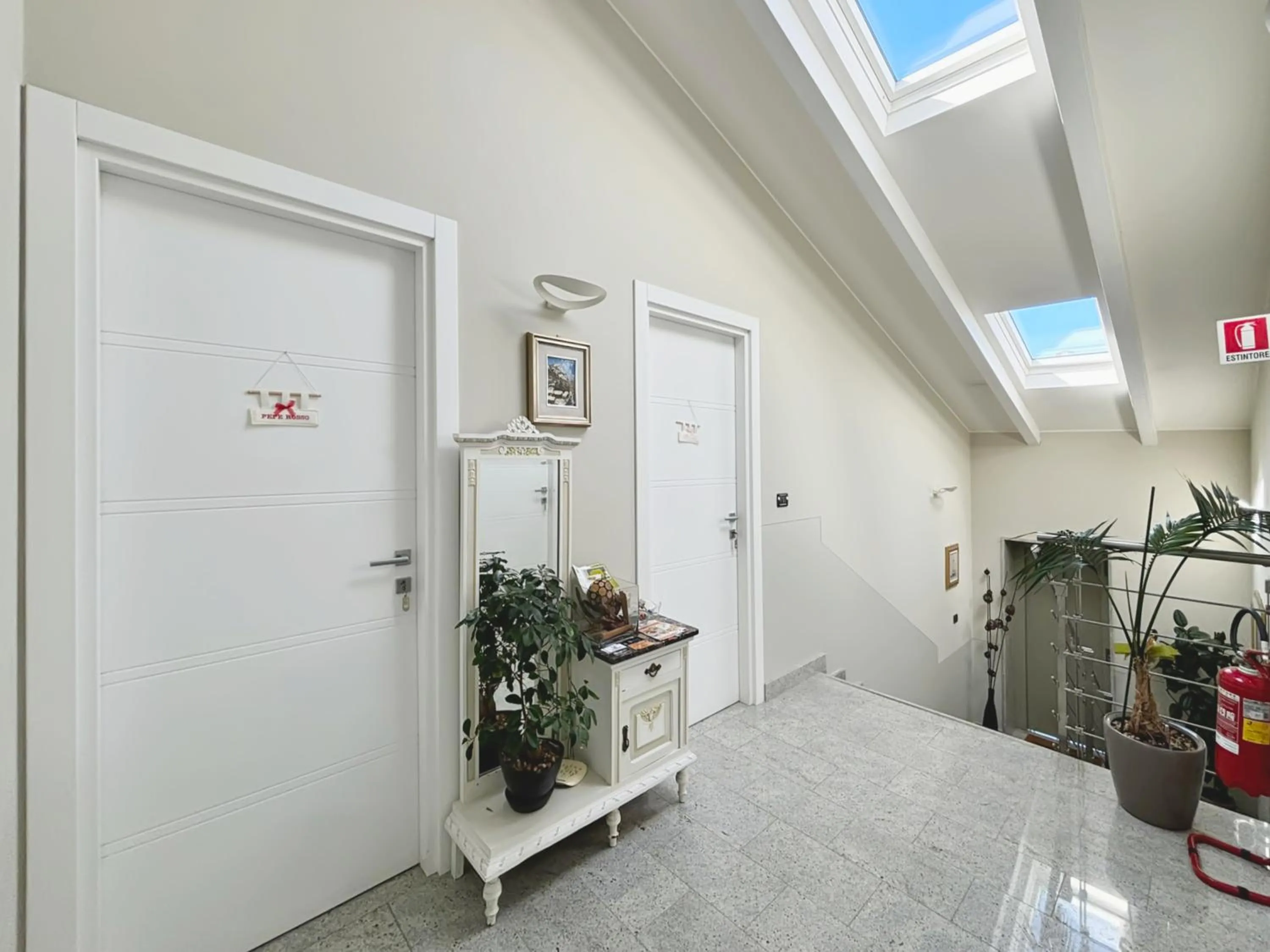 Text overlay in Pepe's Home B&B