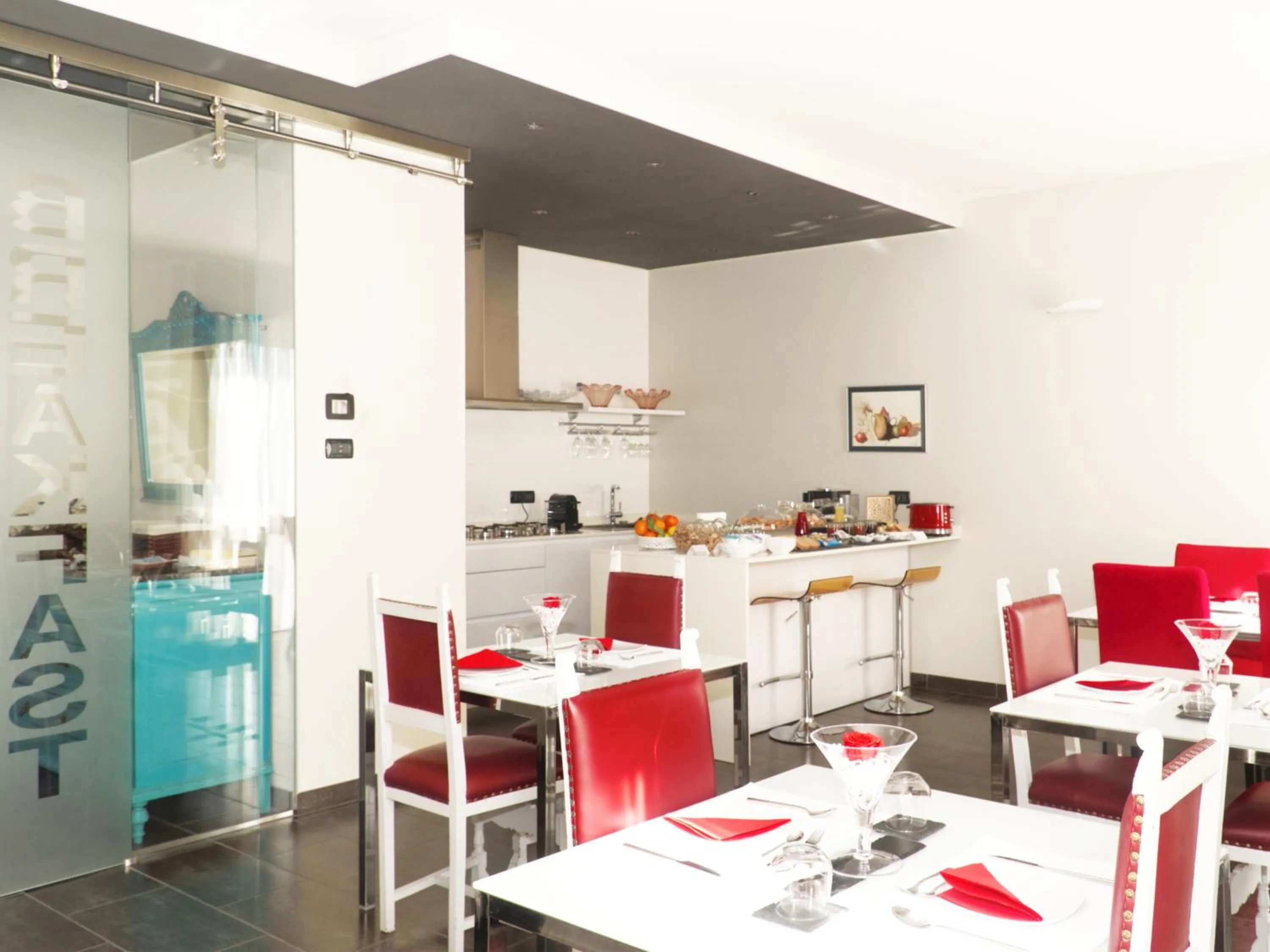 Kitchen or kitchenette in Pepe's Home B&B