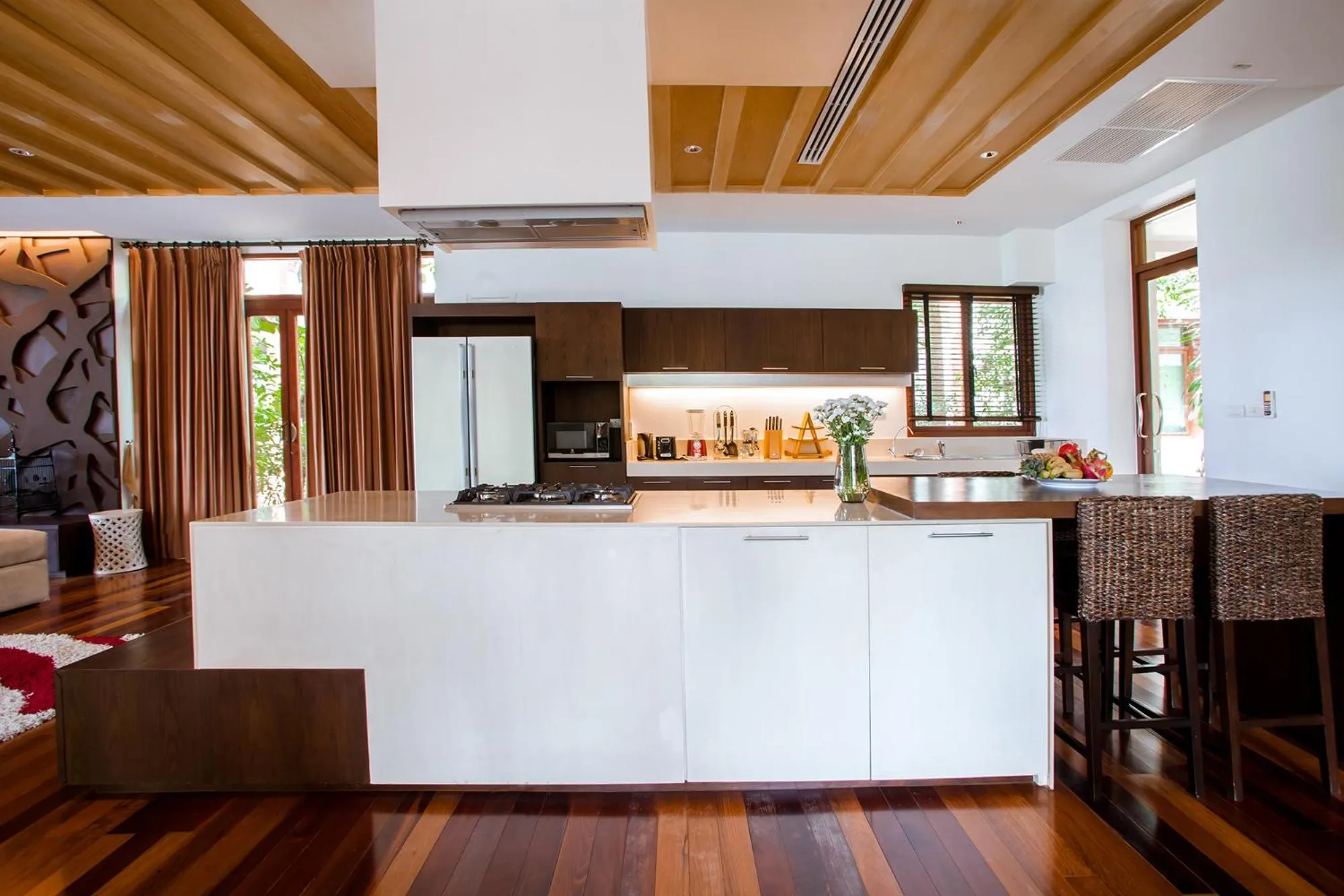 Kitchen or kitchenette in Amatapura Beach Villa 6