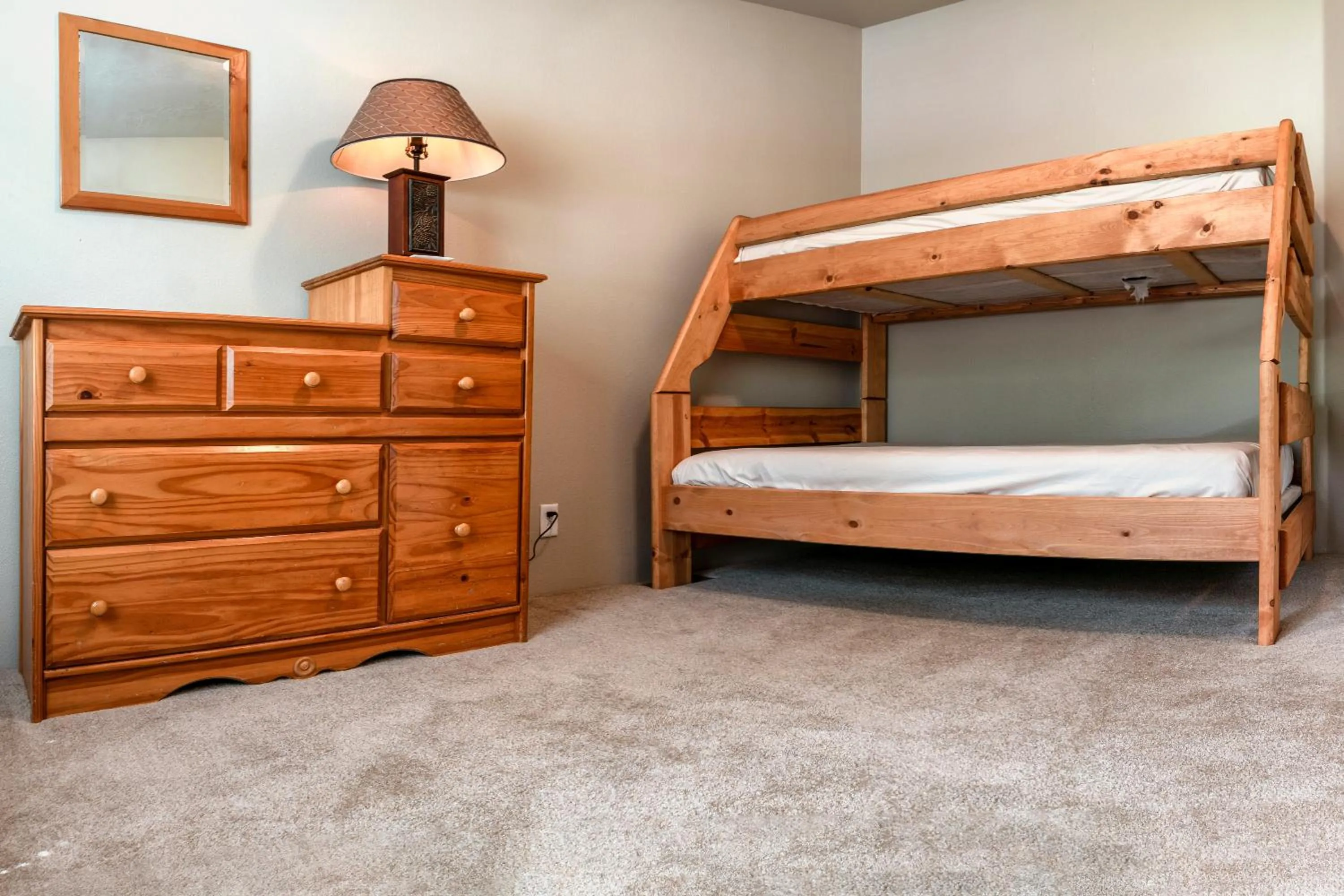 bunk bed, Bed in Callahan's Mountain Lodge