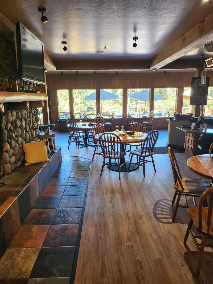 Restaurant/places to eat in Callahan's Mountain Lodge