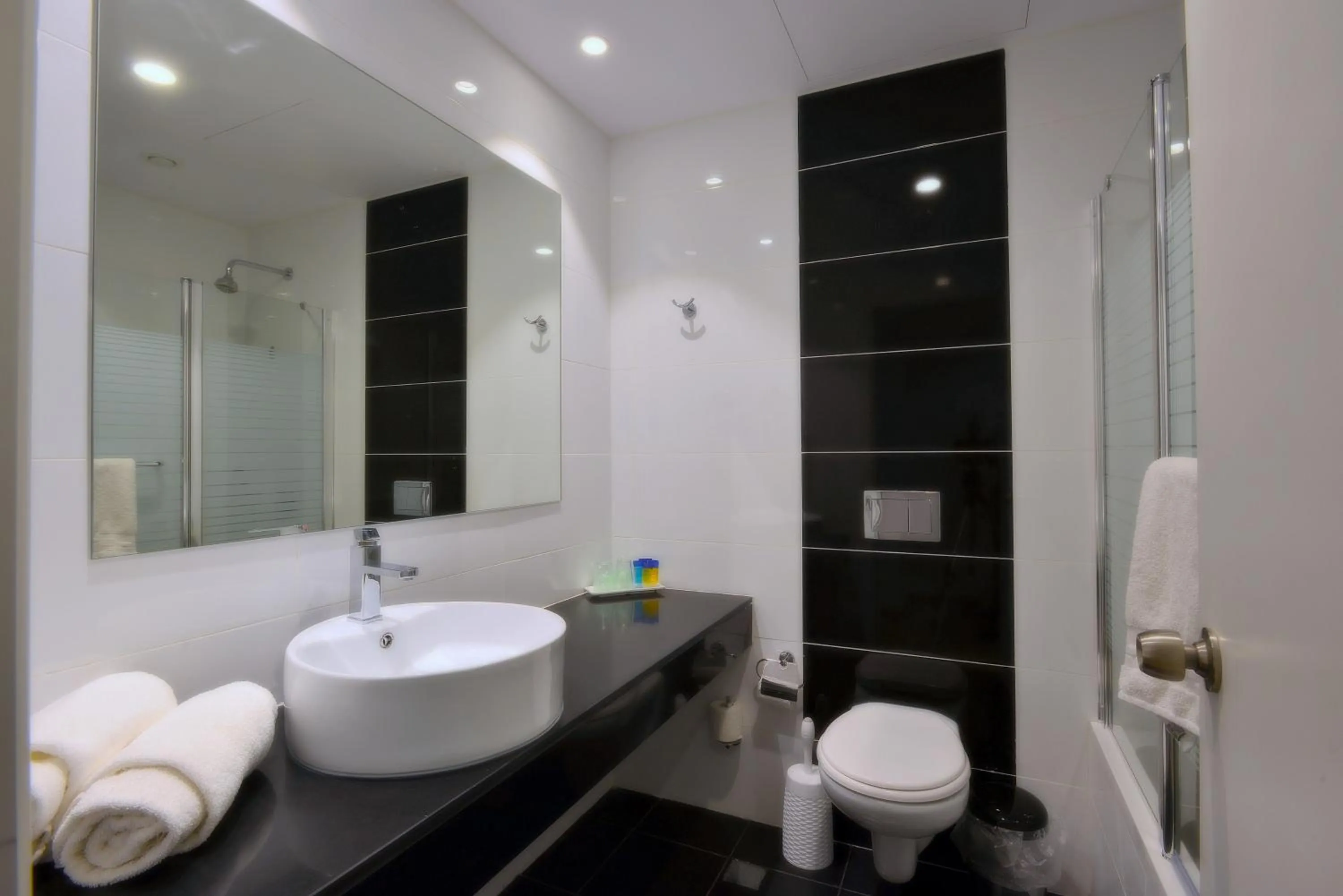 Bathroom in Astoria Galilee Hotel