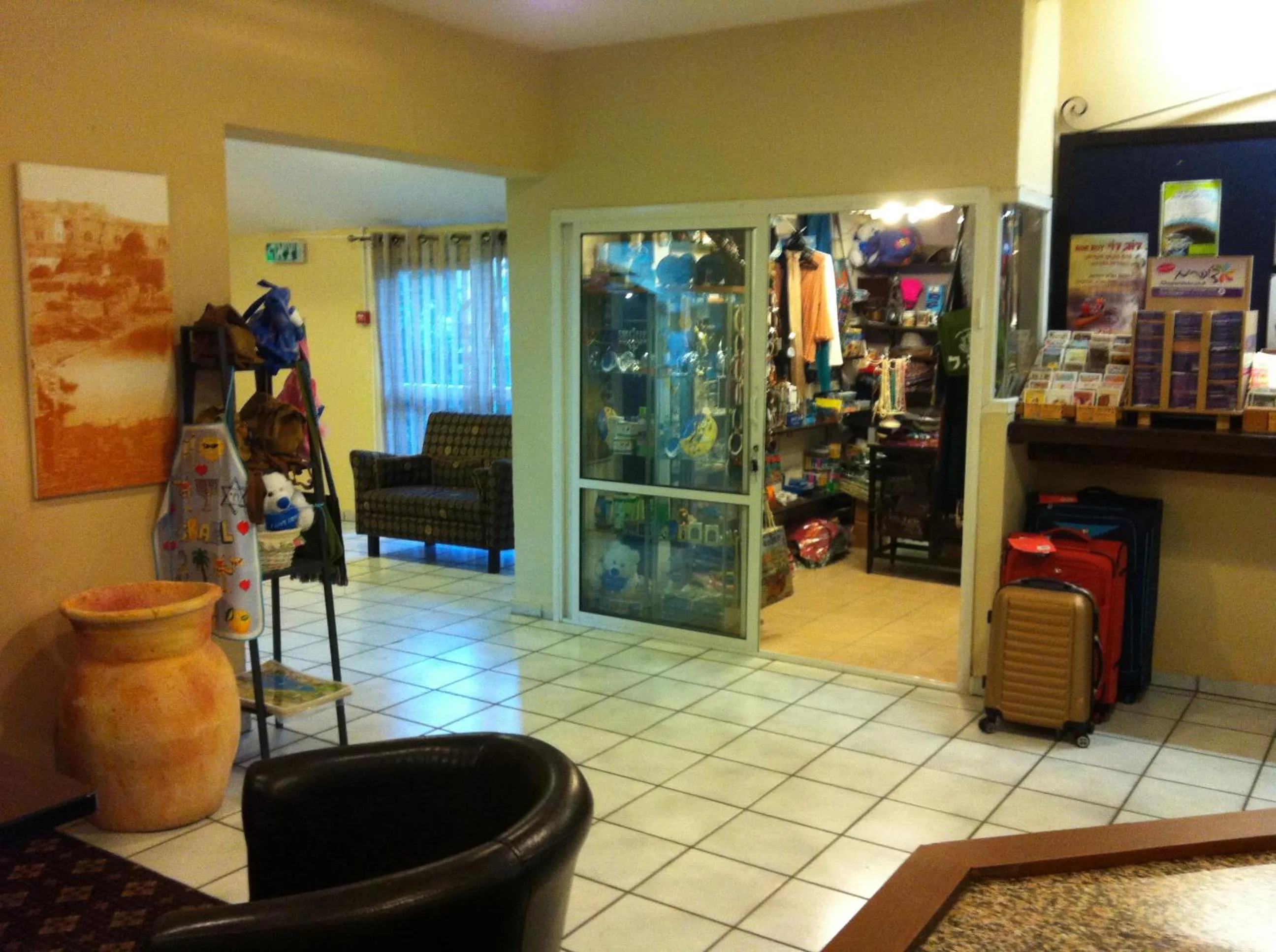 On-site shops in Astoria Galilee Hotel