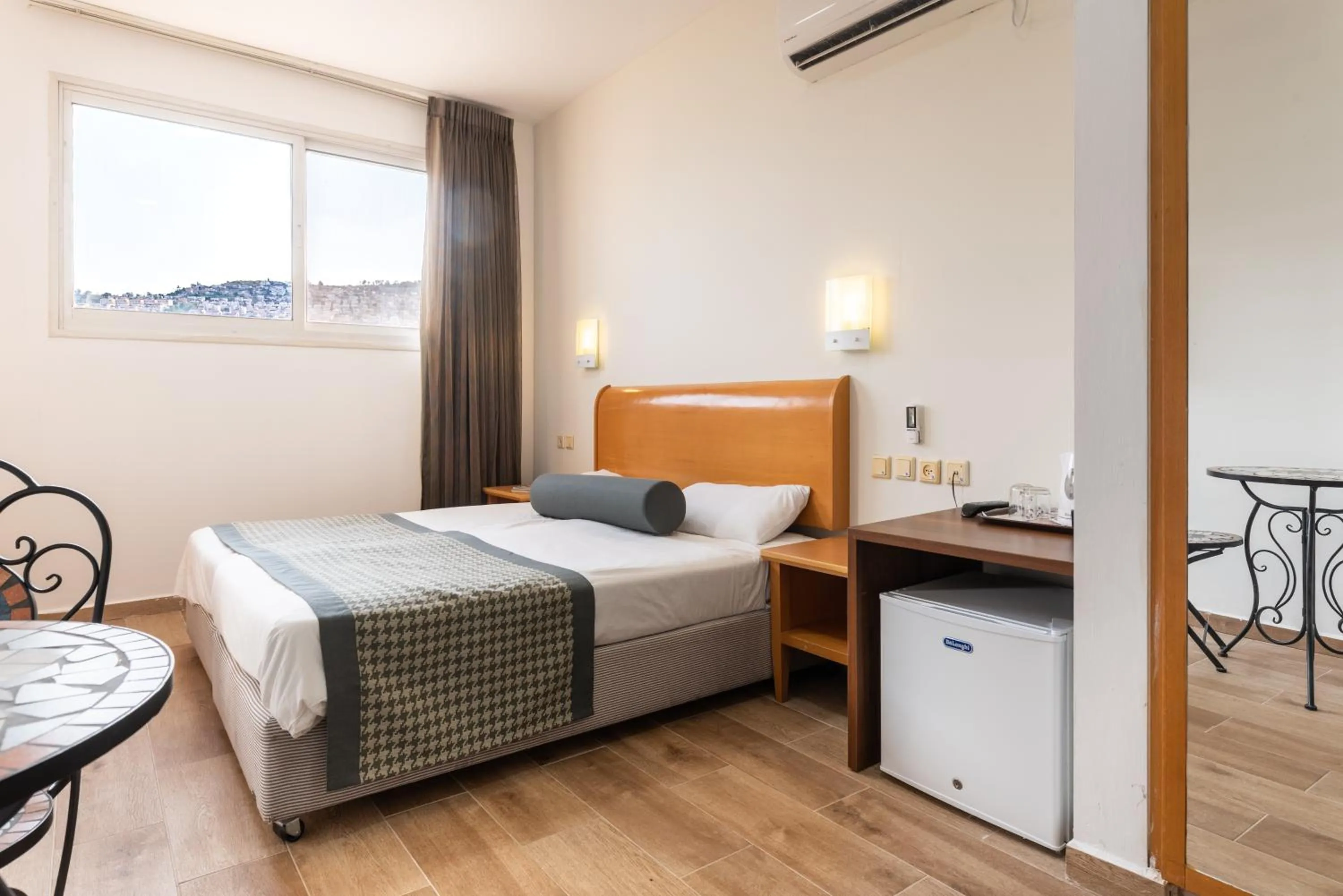 Bedroom, Bed in Astoria Galilee Hotel