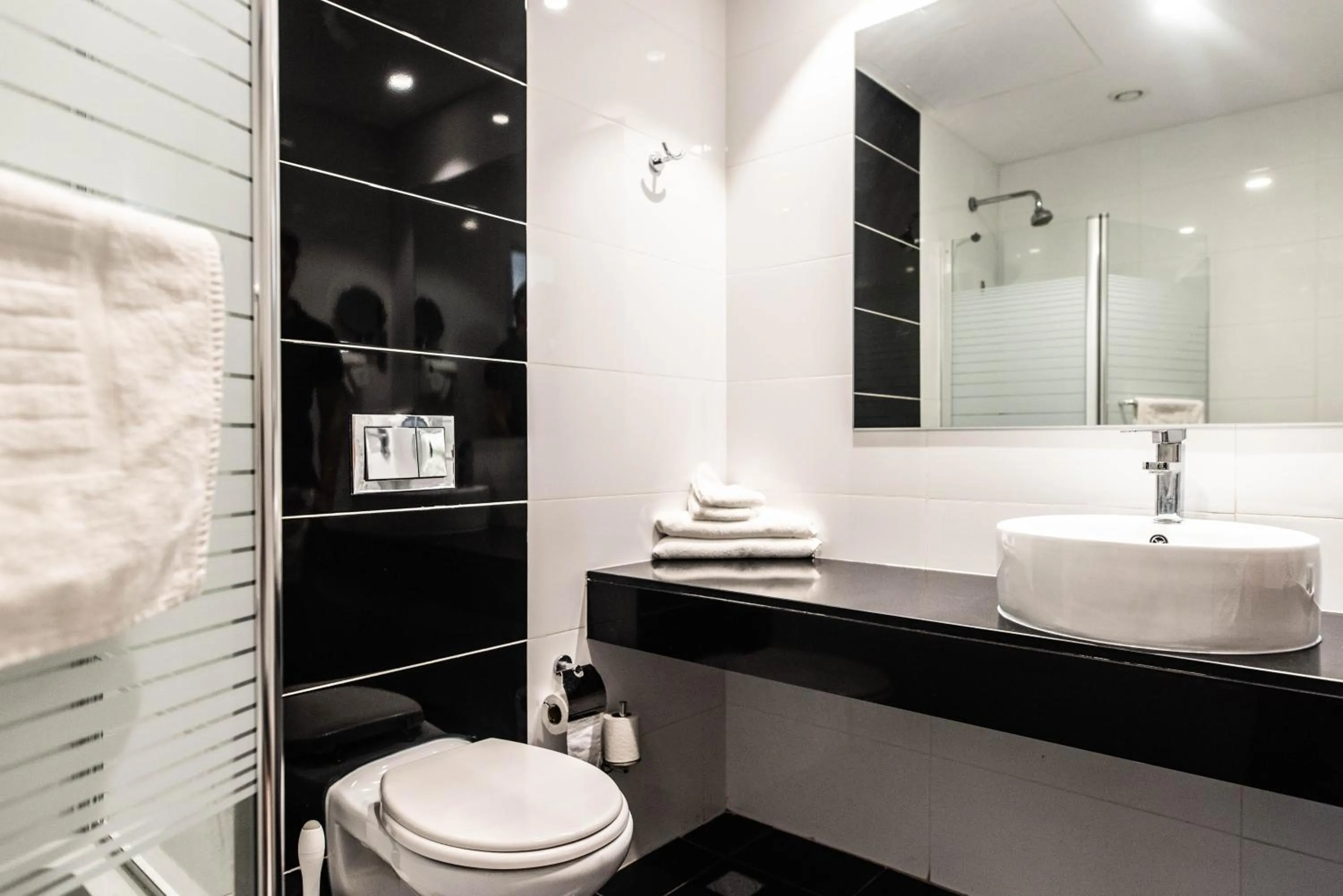 Shower in Astoria Galilee Hotel