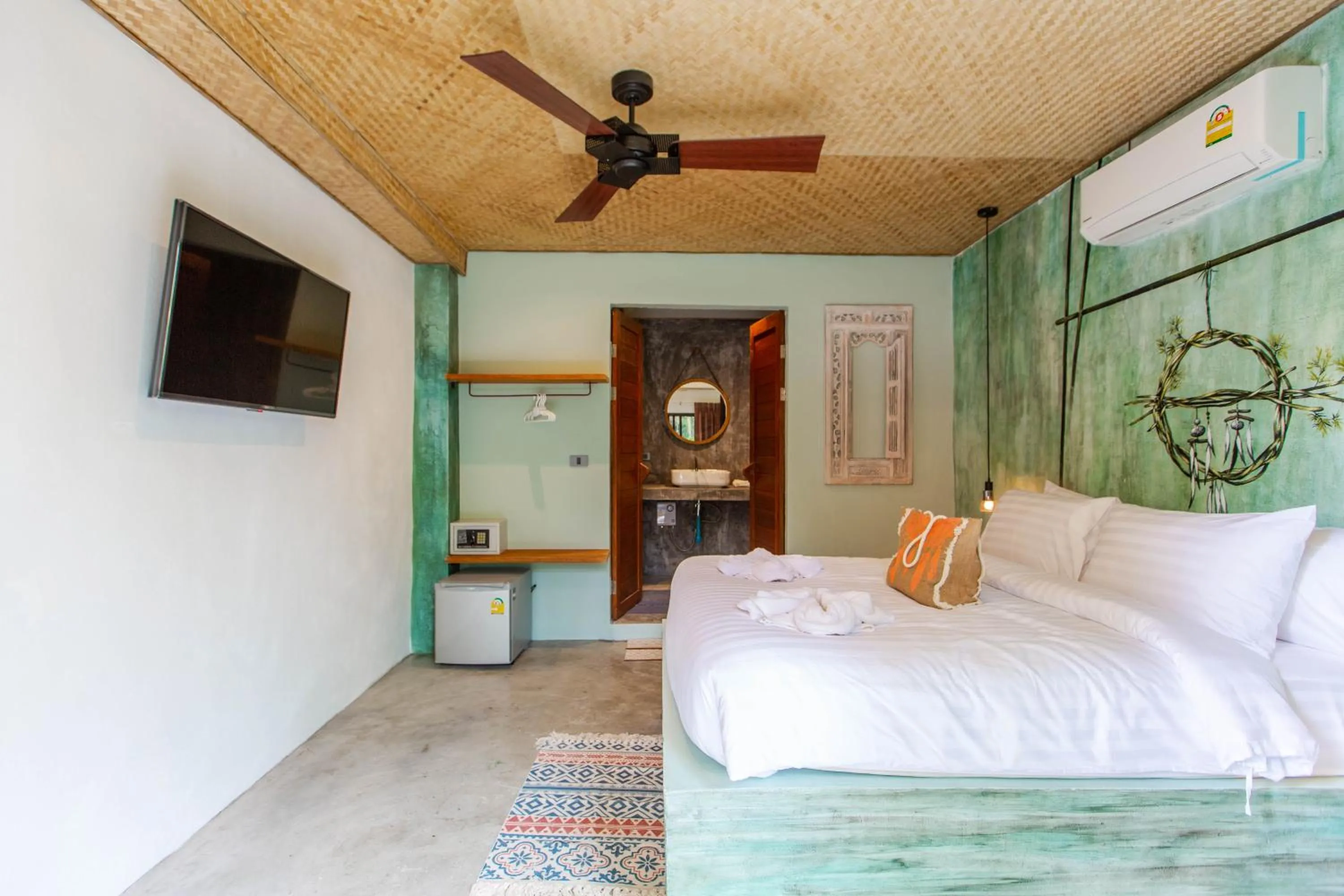 Bed in Dreamcatcher Boutique Hotel