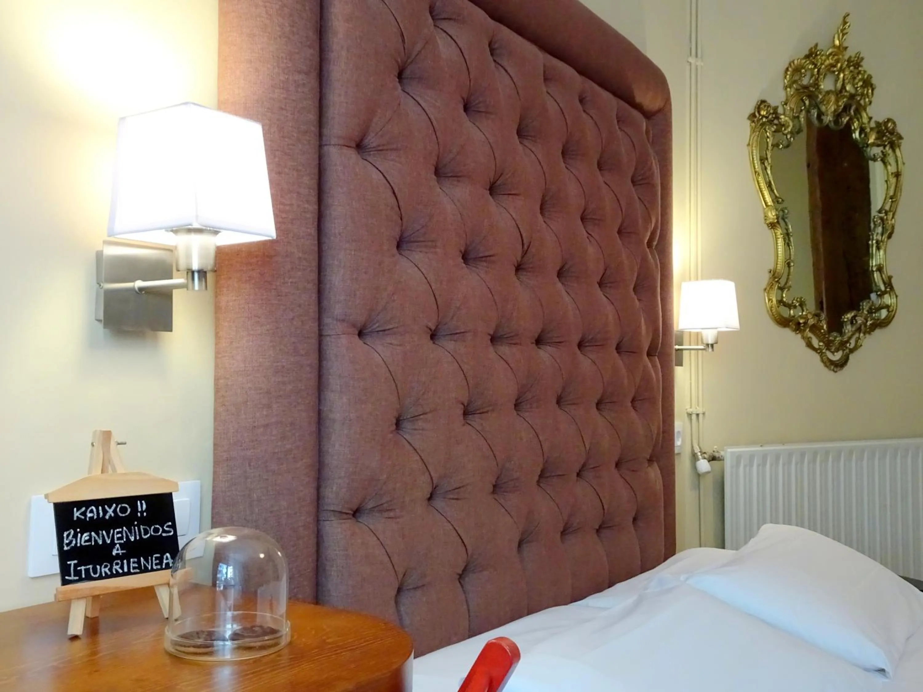 Decorative detail, Bed in Iturrienea Ostatua