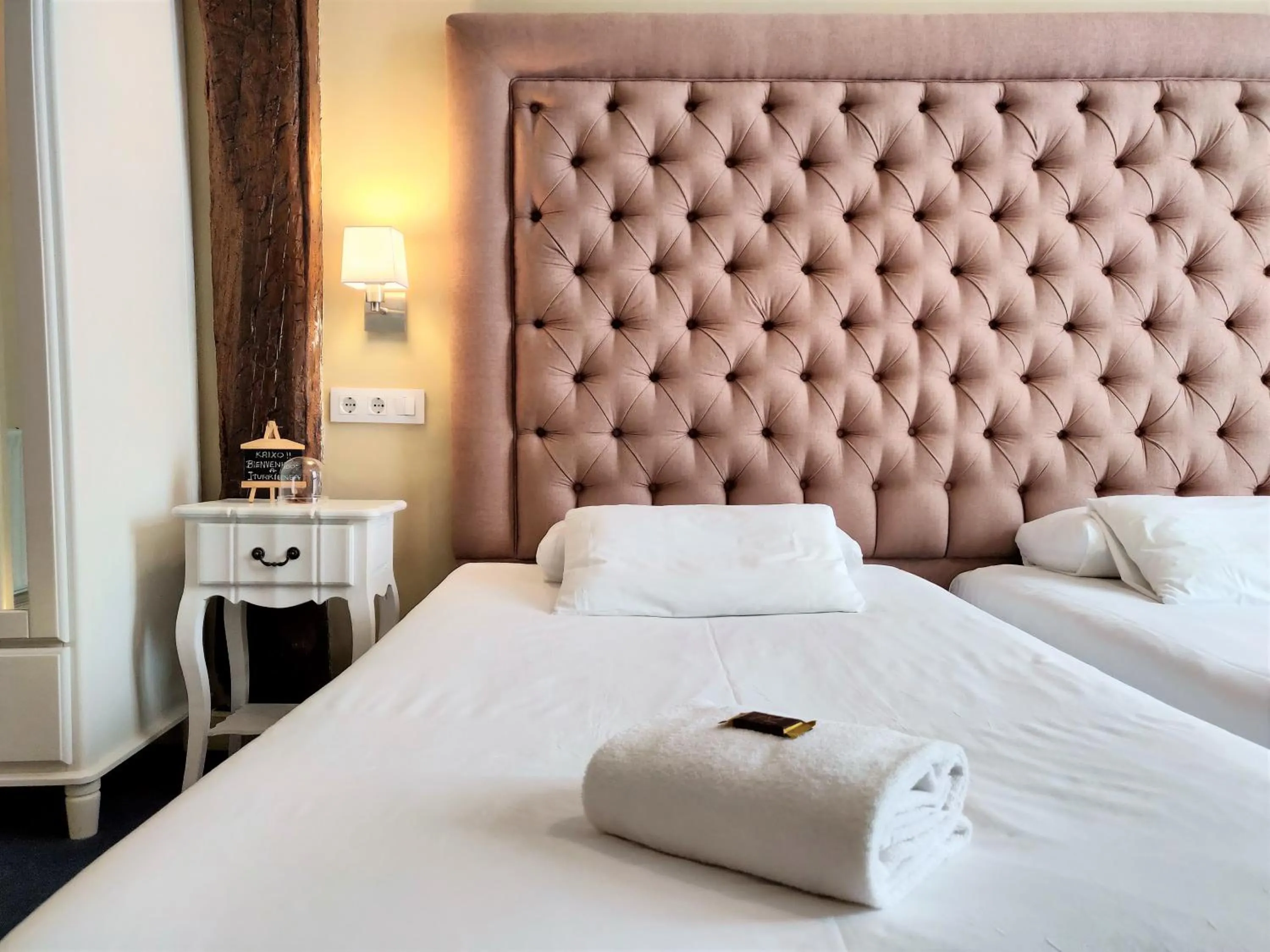 Decorative detail, Bed in Iturrienea Ostatua