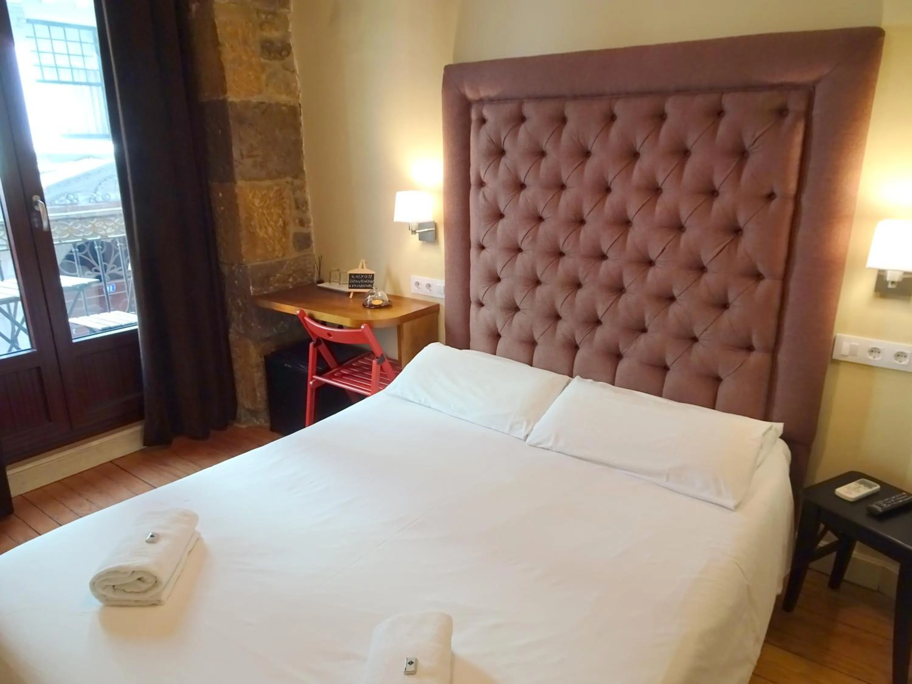 Photo of the whole room, Bed in Iturrienea Ostatua