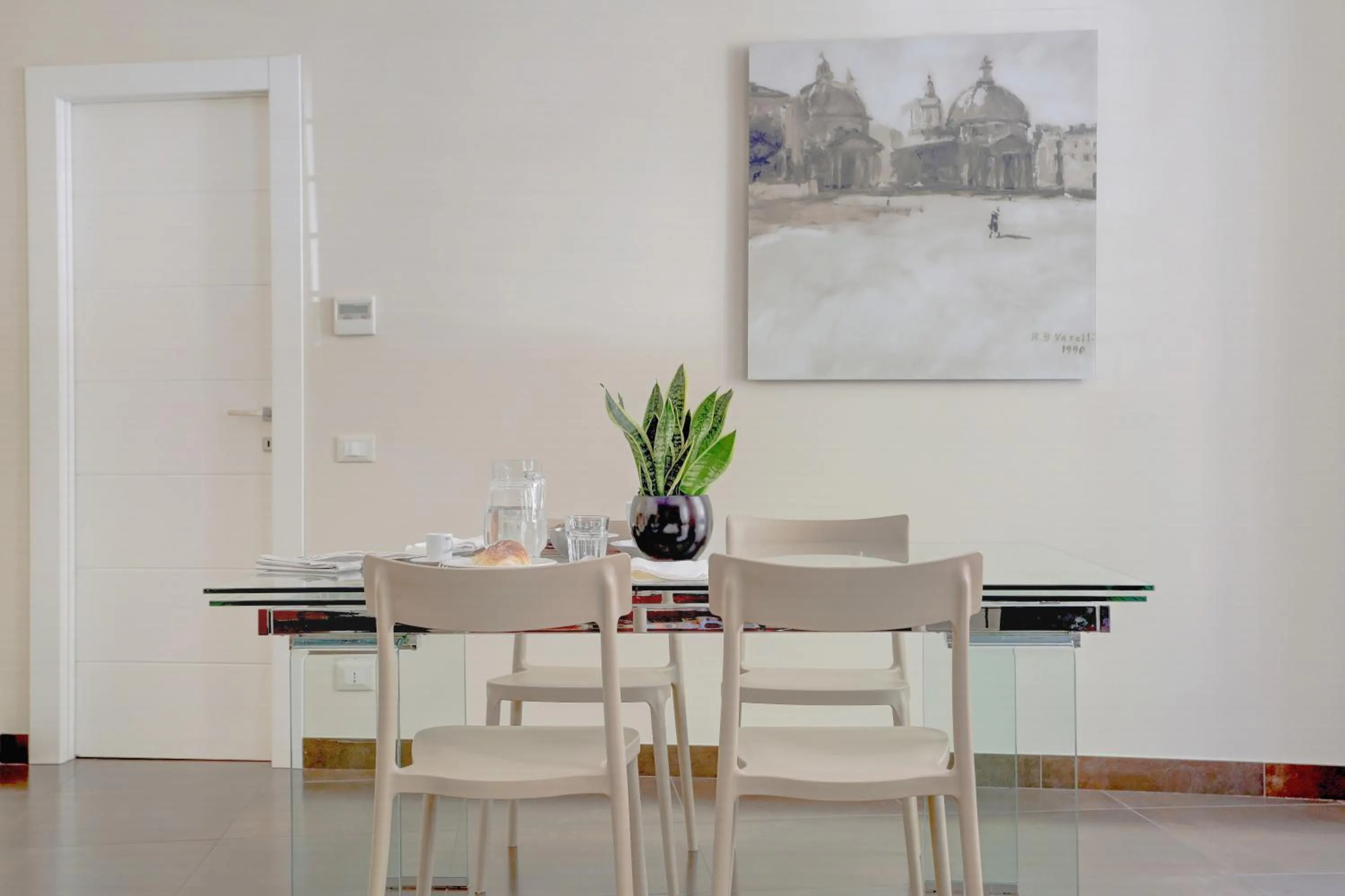 Dining area in Colosseo Gardens - My Extra Home