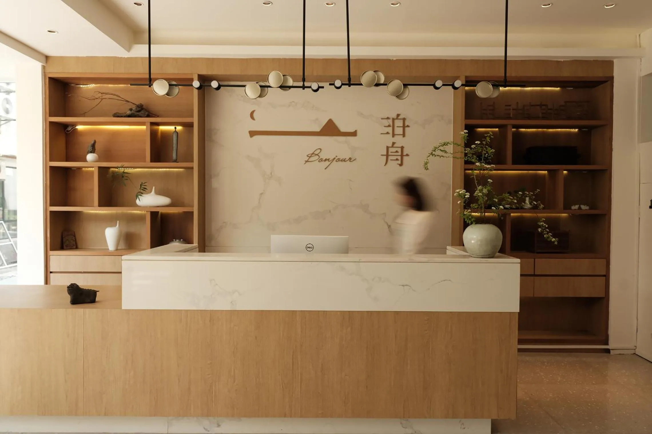 Lobby or reception in Guilin Bonjour Boutique Hotel- Free pick up service over 3 nights