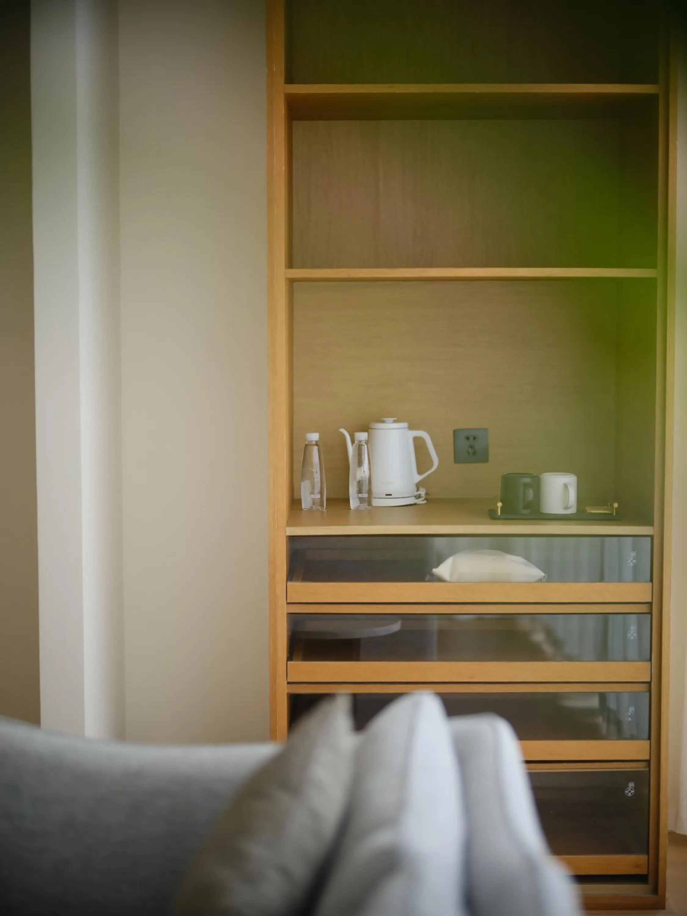 Coffee/tea facilities in Guilin Bonjour Boutique Hotel- Free pick up service over 3 nights