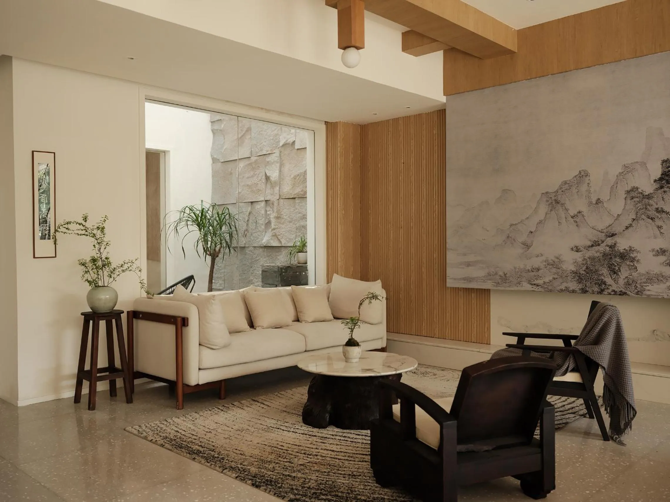 Living room in Guilin Bonjour Boutique Hotel- Free pick up service over 3 nights