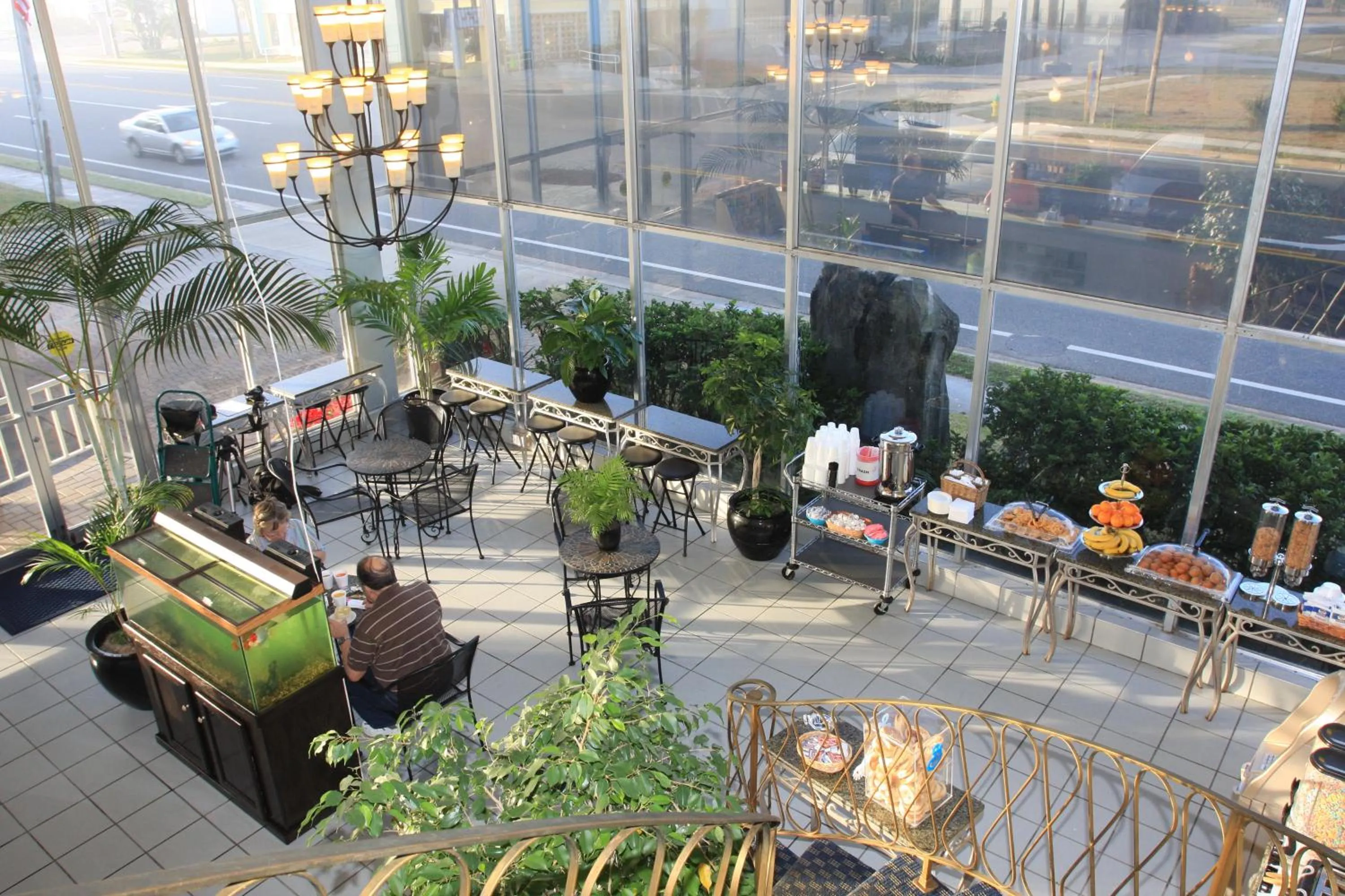 Day in Makai Beach Lodge - NOT TAKING RESERVATIONS DUE TO HURRICANE DAMAGE Until Mid DEC