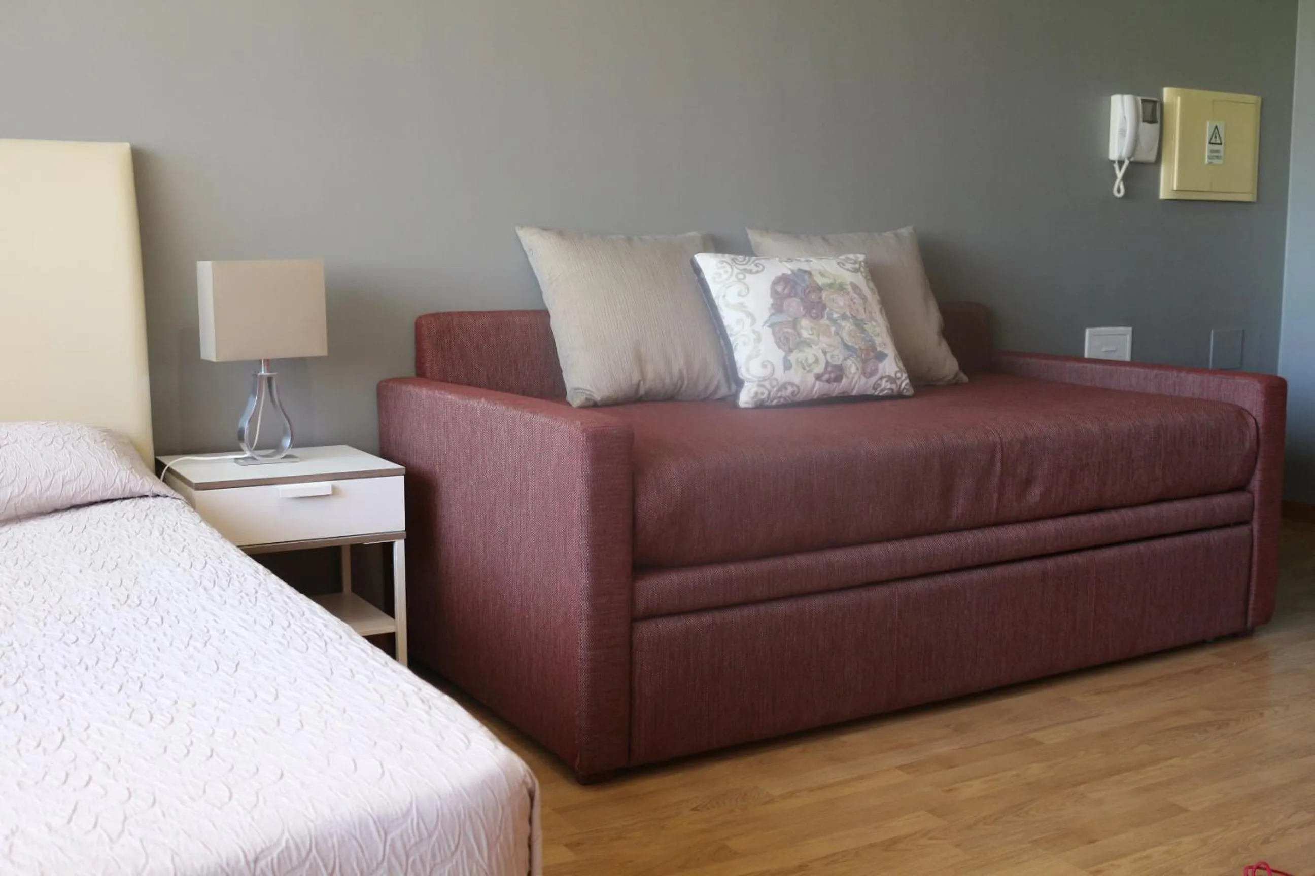 Living room, Bed in Studios Porto Solar