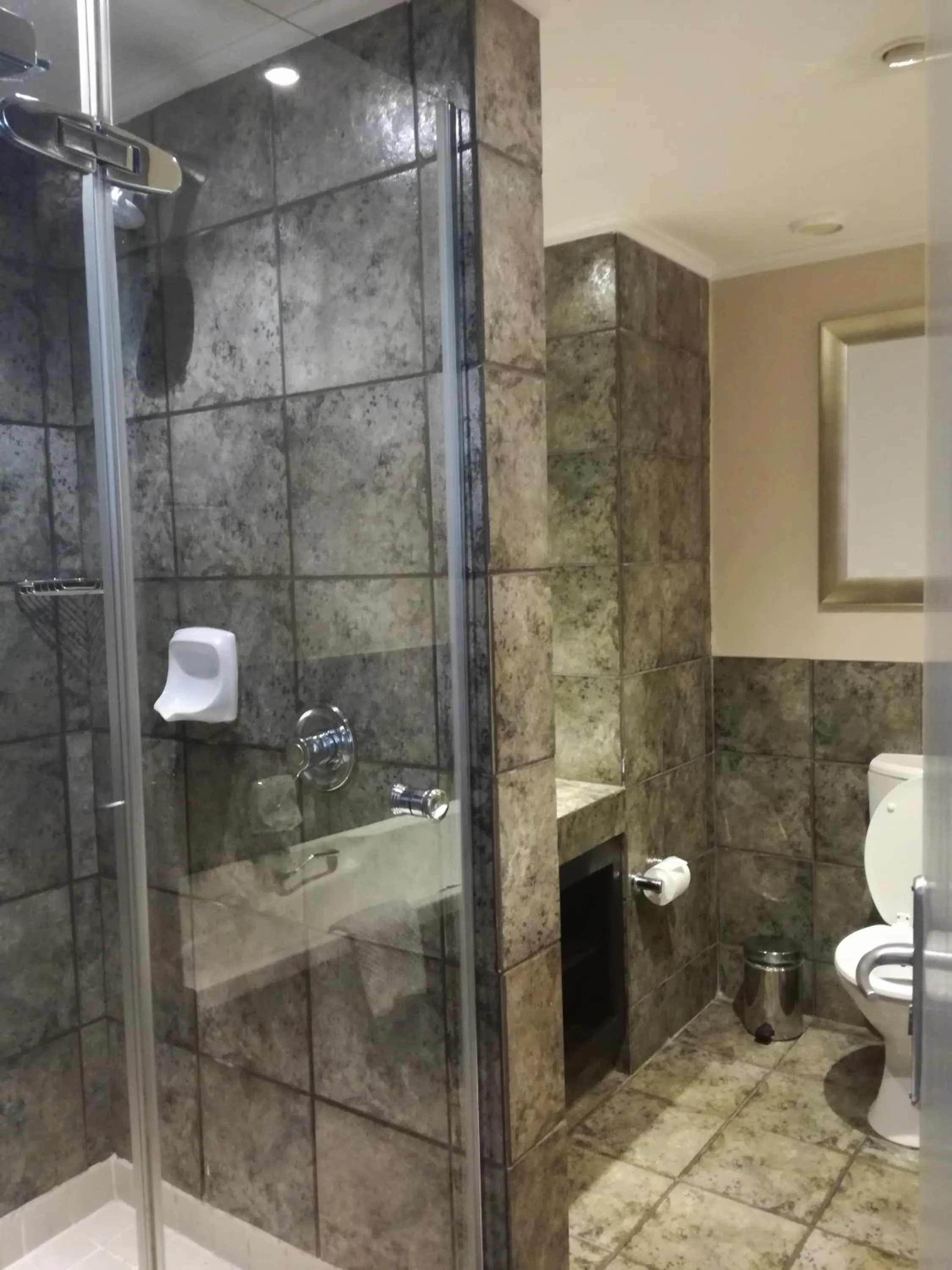 Bathroom in Southern Sun Katherine Street