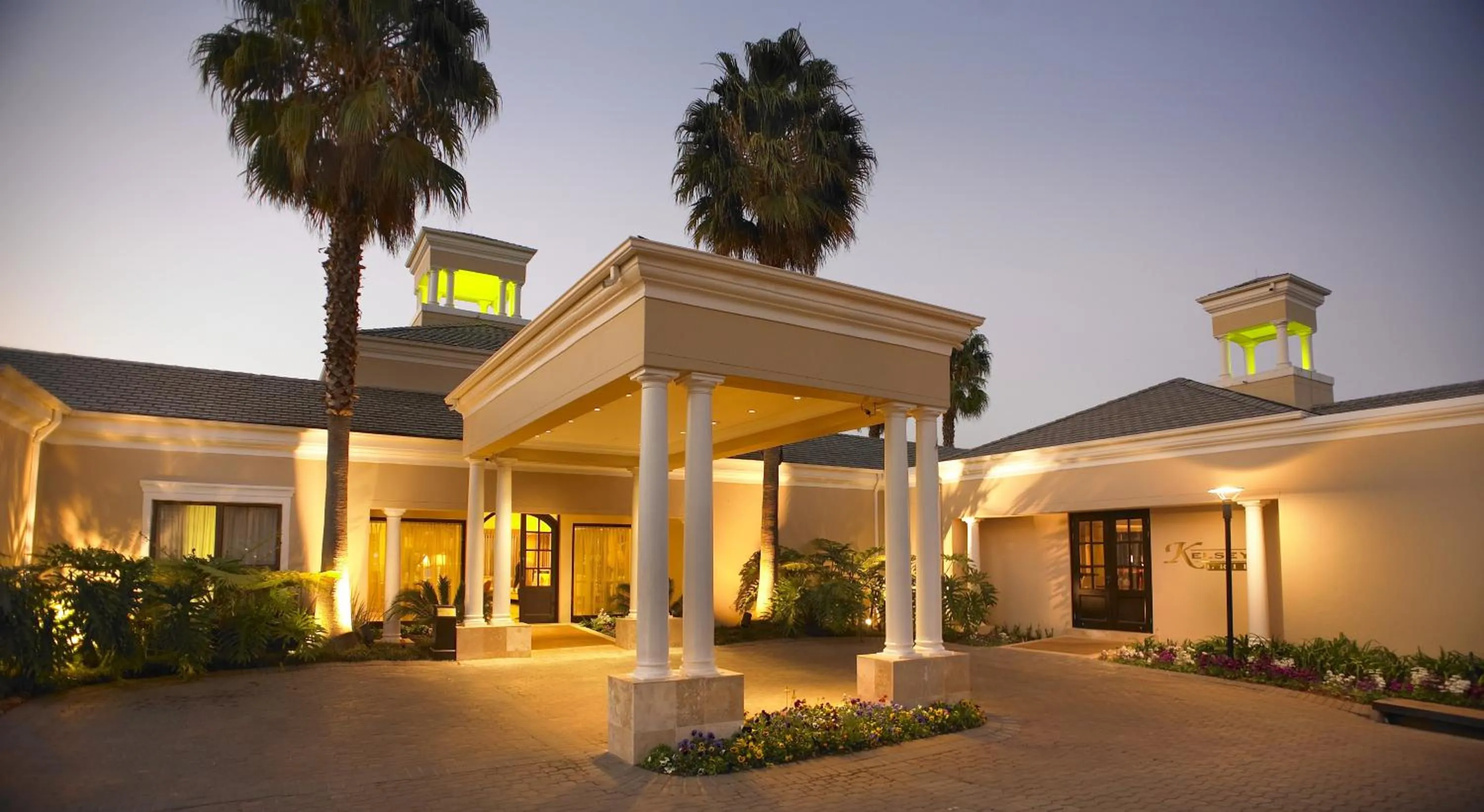 Facade/entrance in Southern Sun Katherine Street