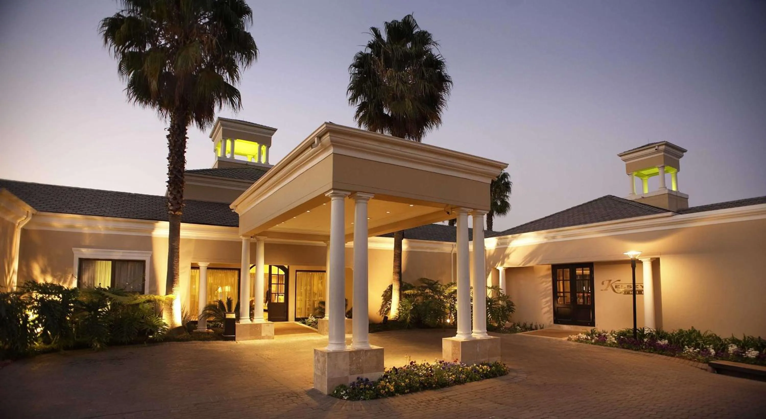 Property building in Southern Sun Katherine Street