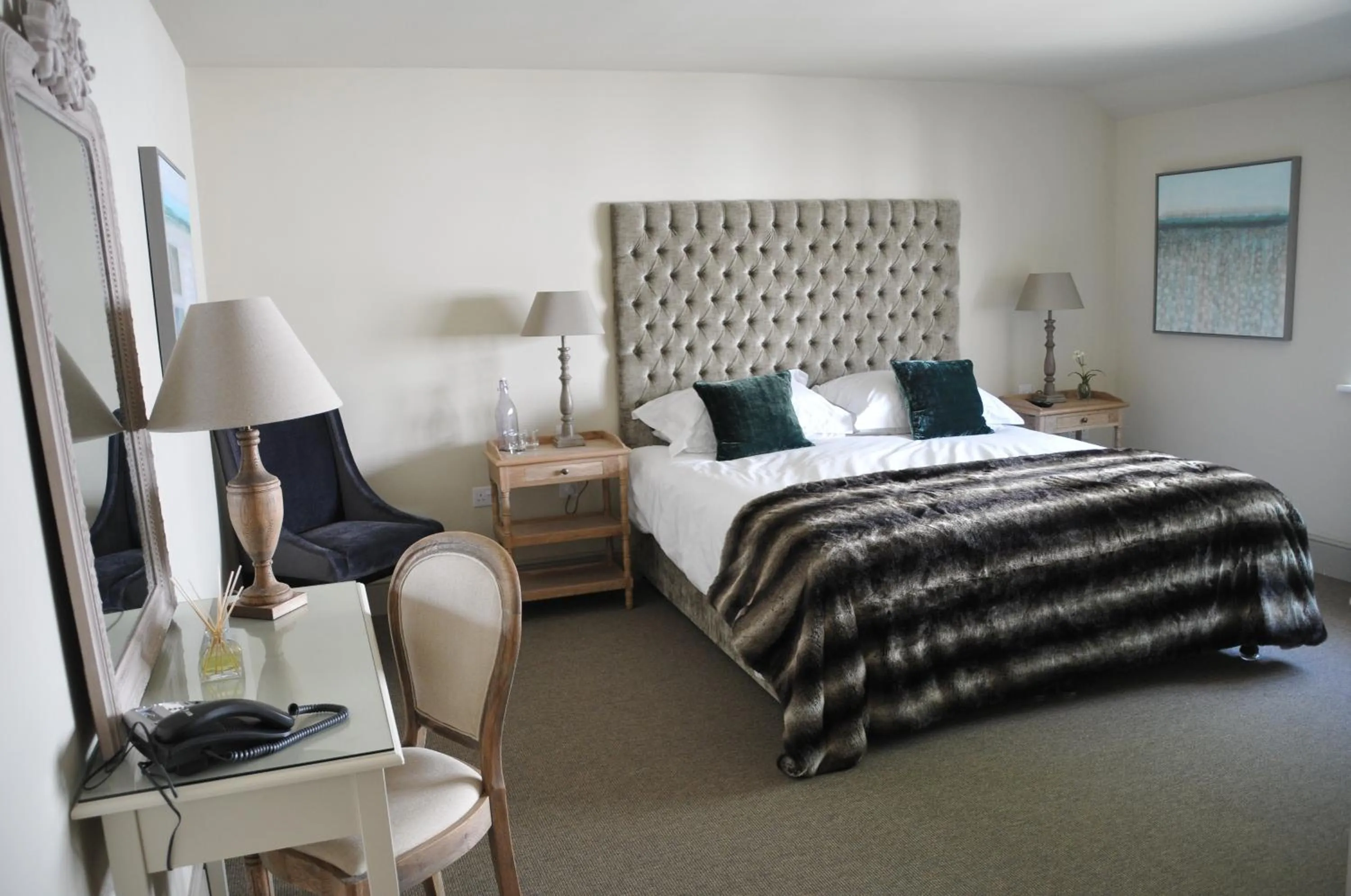 Photo of the whole room, Bed in The Red Lion Inn