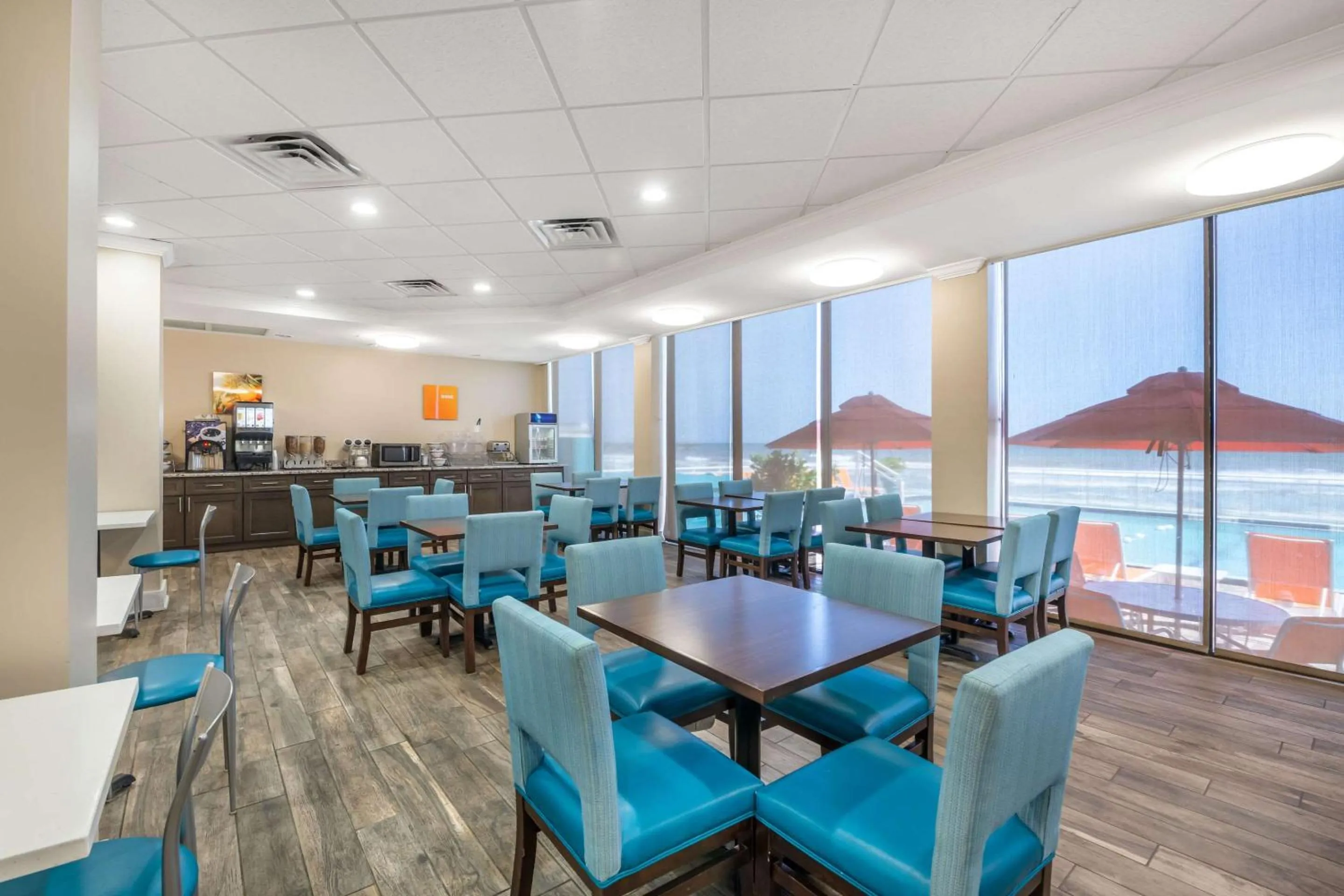 Breakfast in Comfort Inn & Suites Daytona Beach Oceanfront