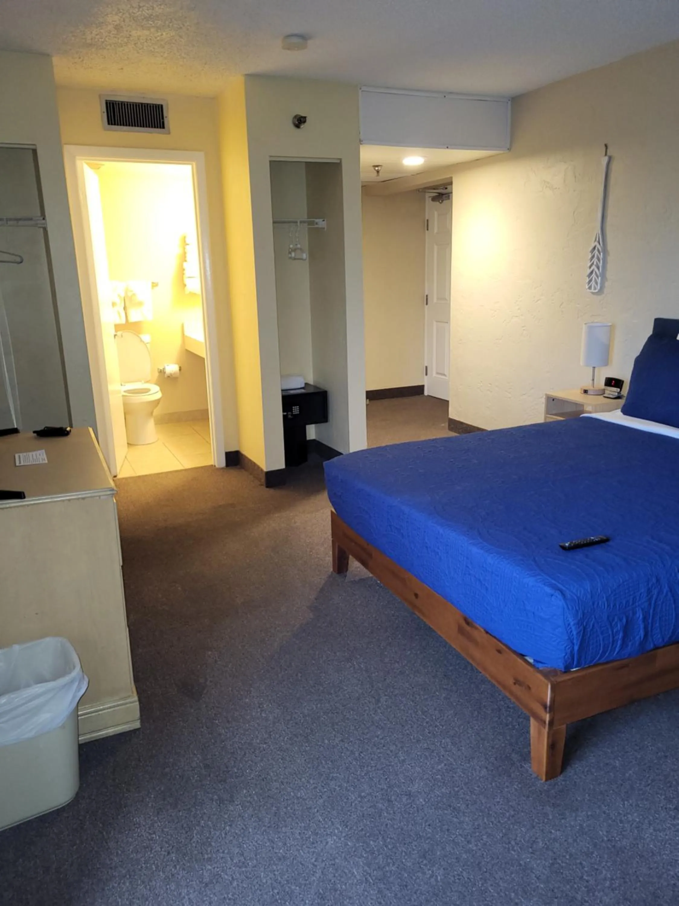 Photo of the whole room, Bed in Beachside Hotel