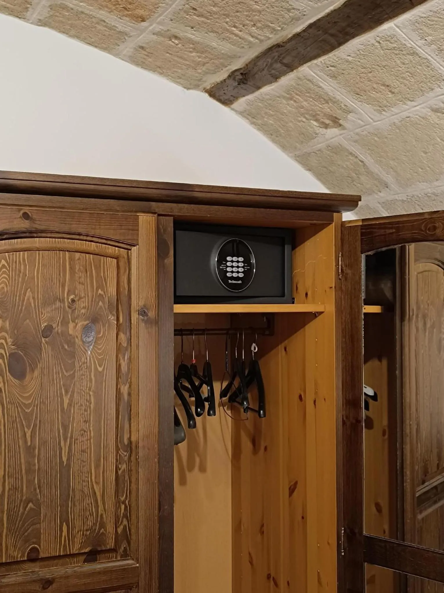 safe in B&B Casa Cimino - Monopoli - Puglia