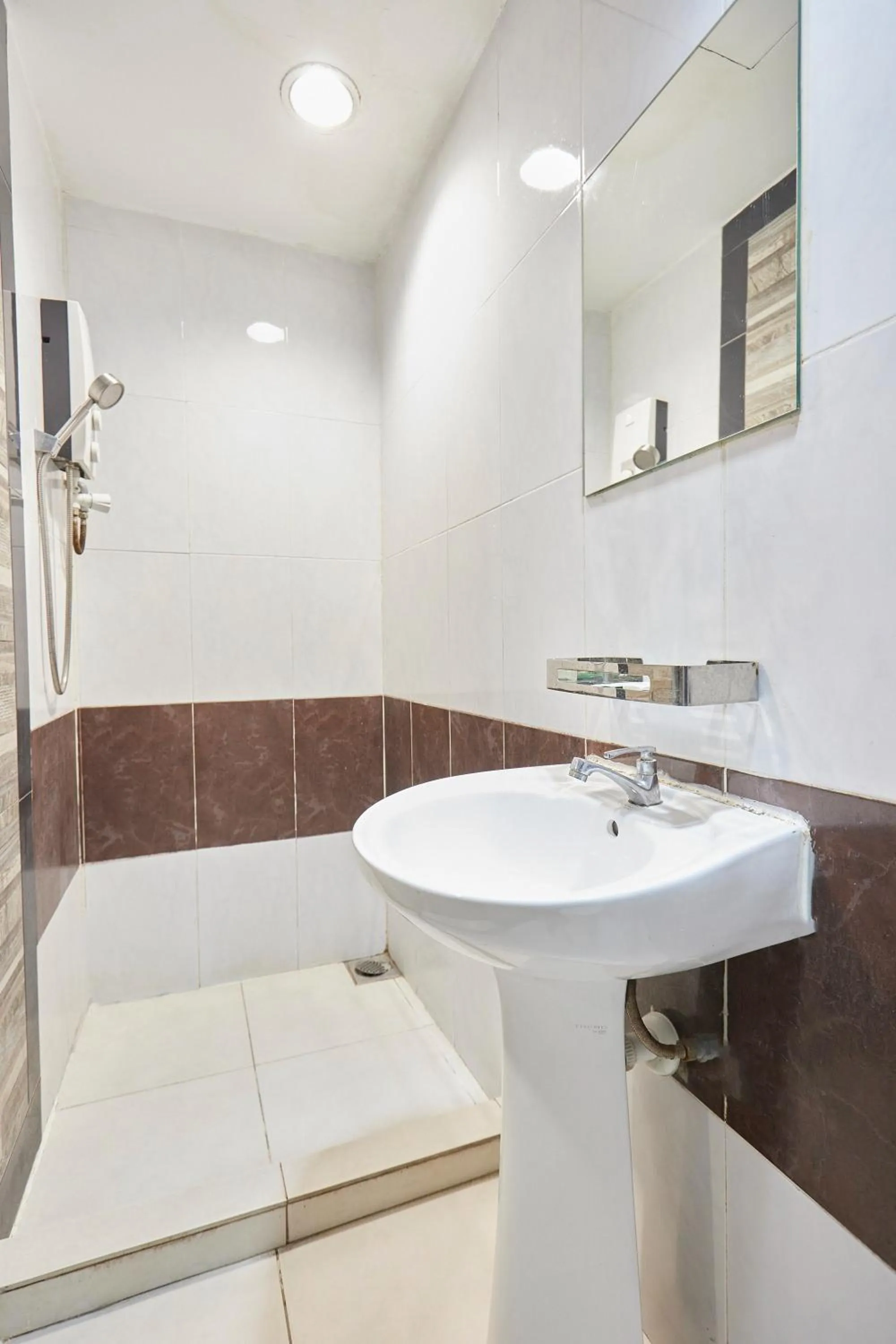 Bathroom in Hotel Sunjoy9 OKR