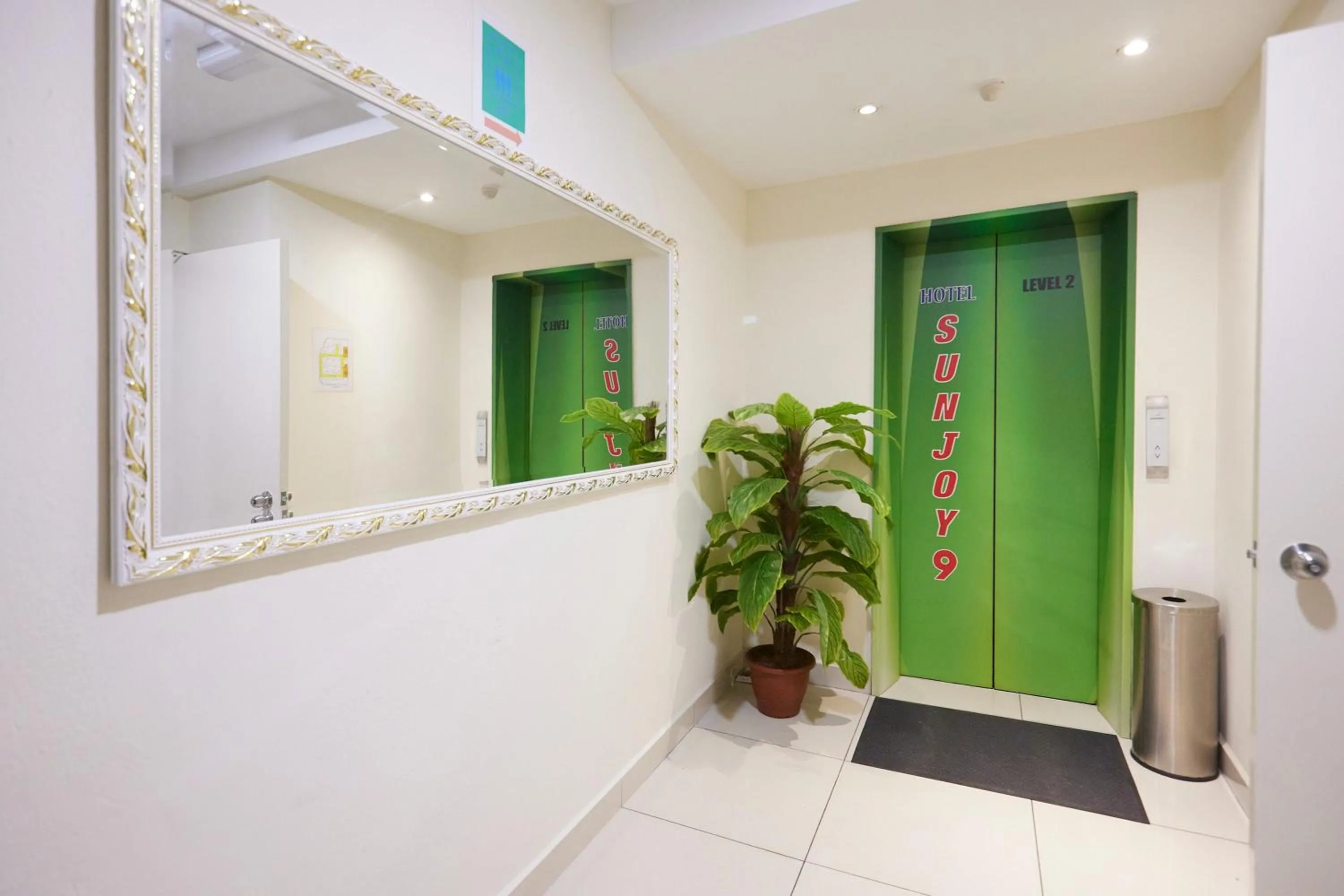 Decorative detail in Hotel Sunjoy9 OKR