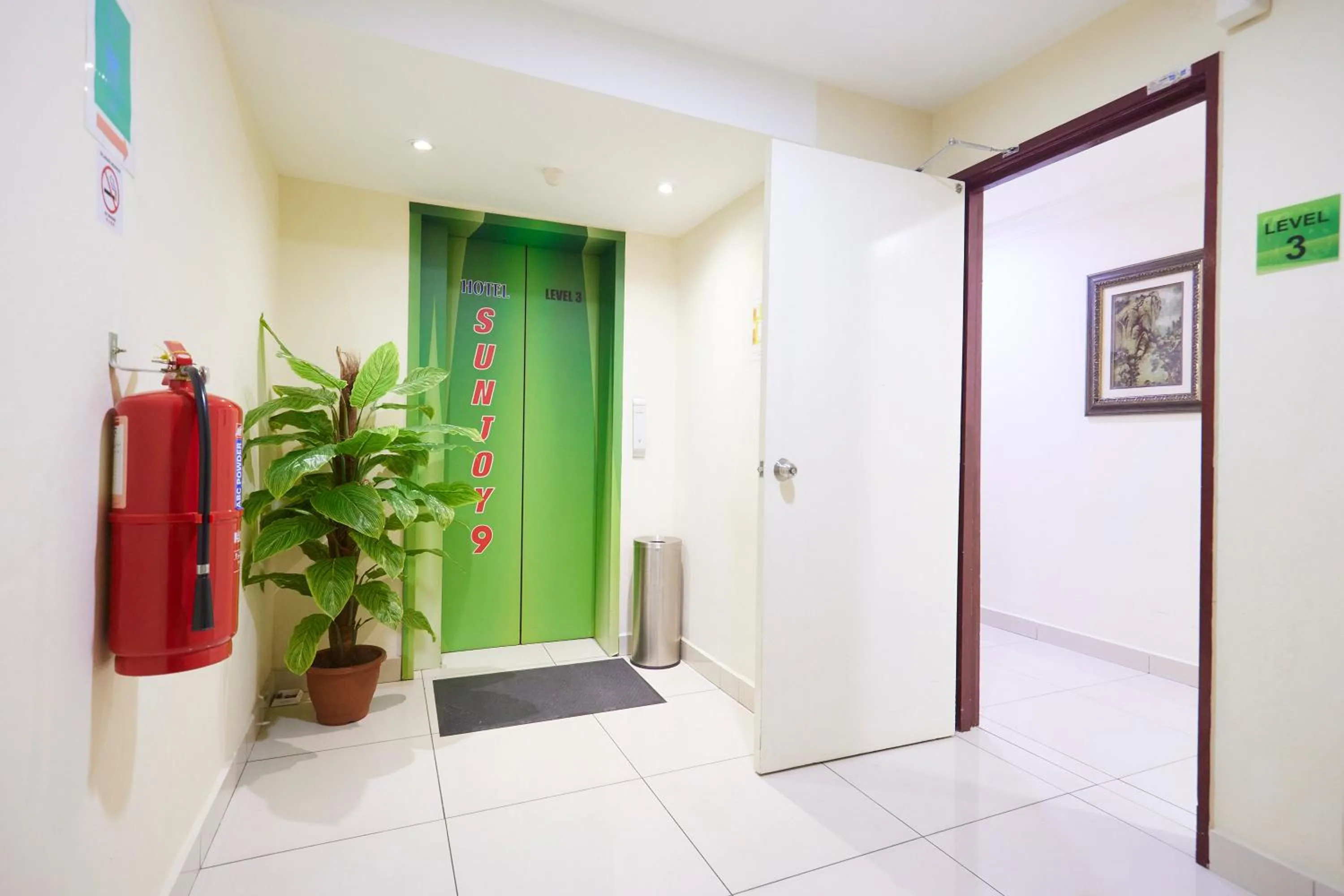 Lobby or reception in Hotel Sunjoy9 OKR