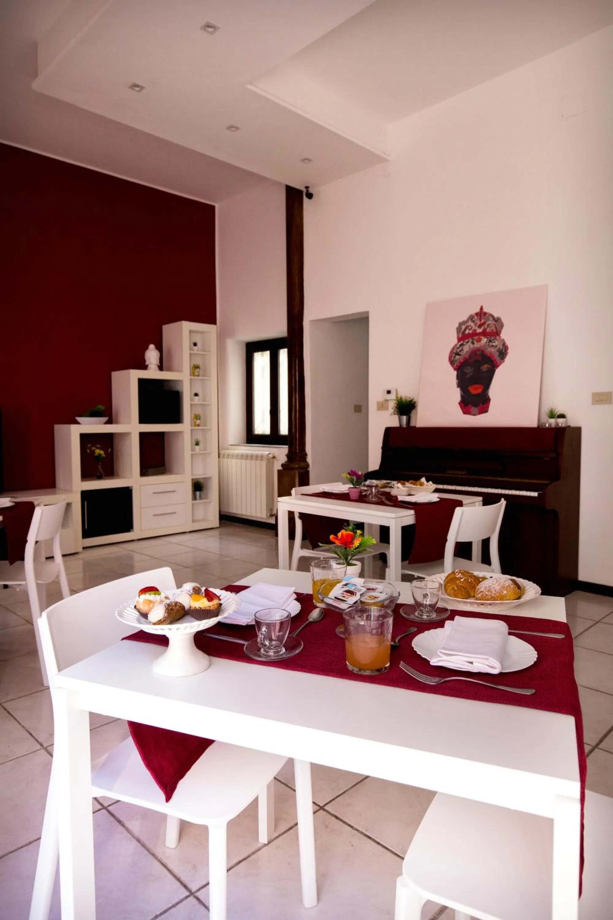 Communal lounge/ TV room in La Casa del Moro