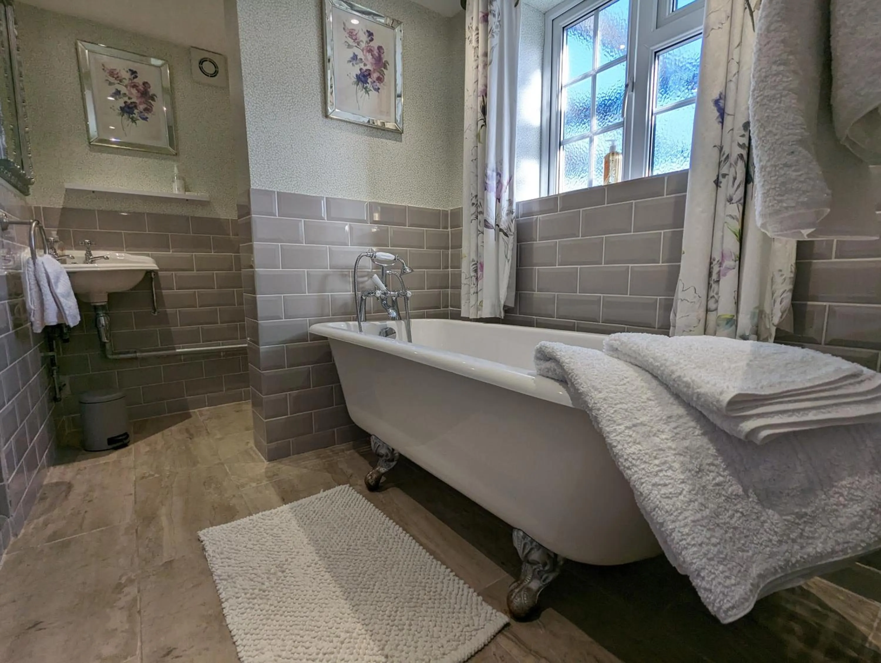 Bathroom in Tafarn y Waen - Guesthouse