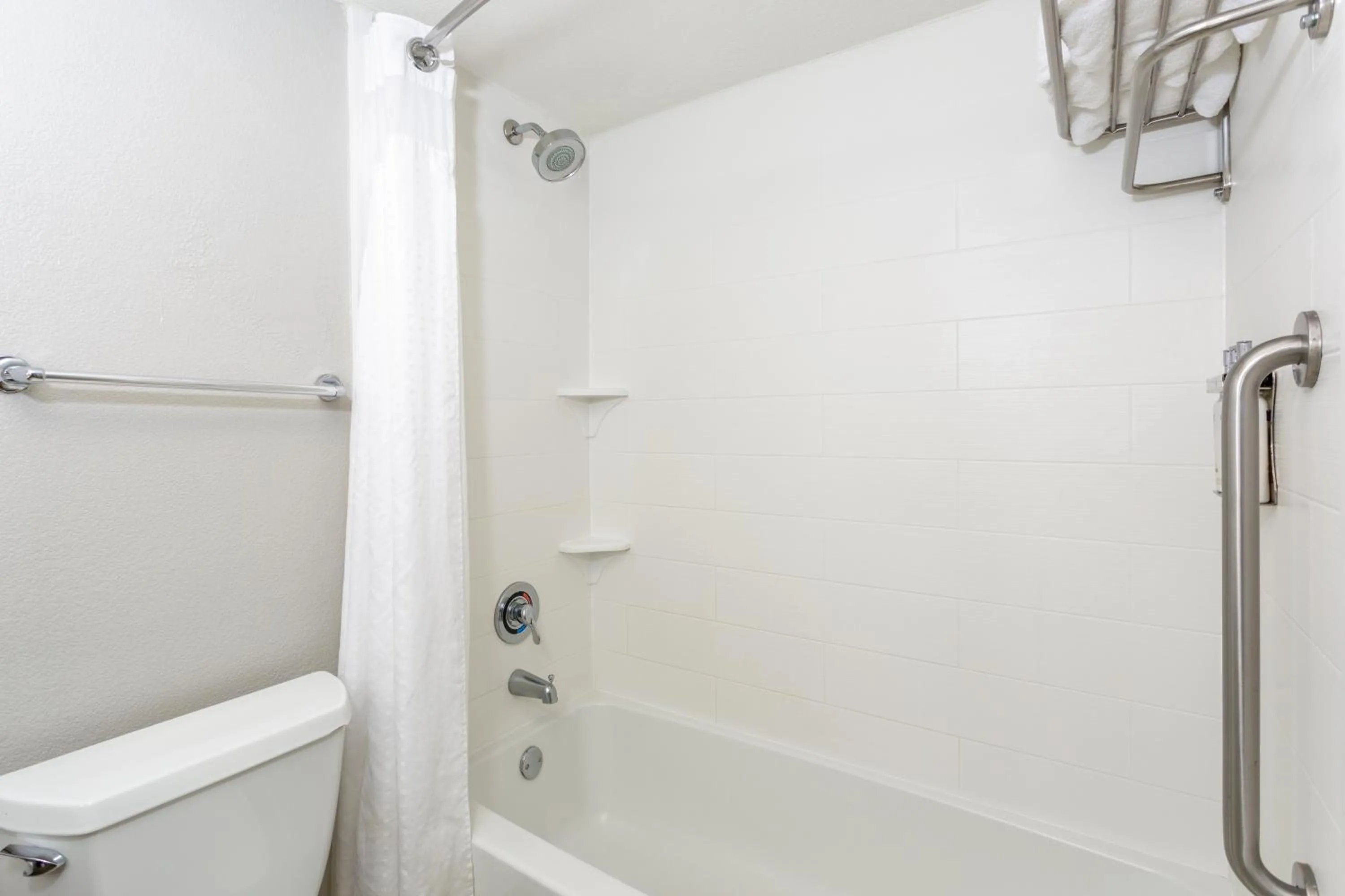 Bathroom in Holiday Inn Express & Suites Oceanfront Daytona Beach Shores by IHG