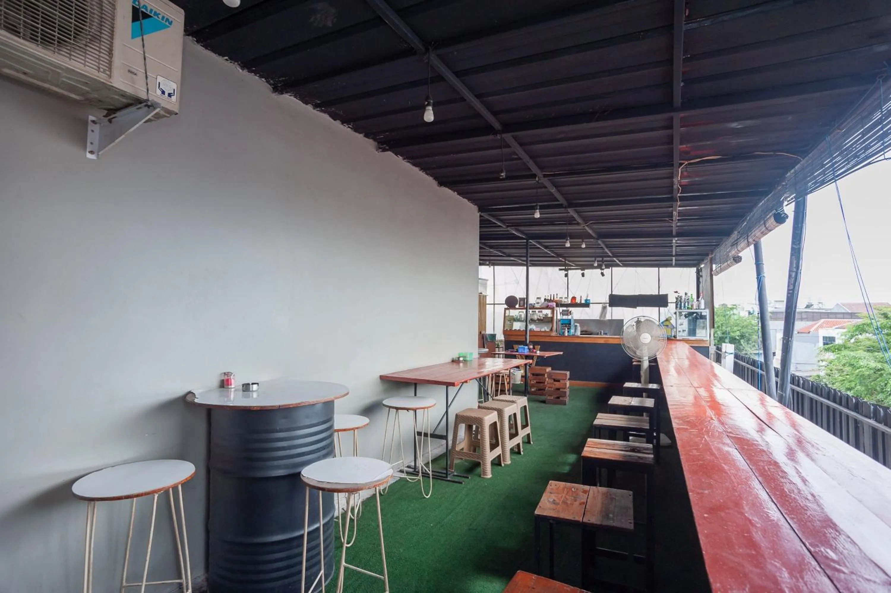 Restaurant/places to eat in RedDoorz Plus @ Kemayoran